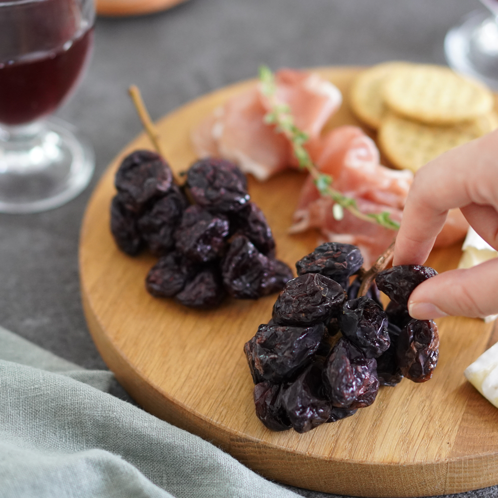 枝付き巨峰のセミドライ＆素焼きミックスナッツセット　化粧箱入り