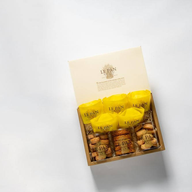 LUXURY HOTEL SWEETS GIFT