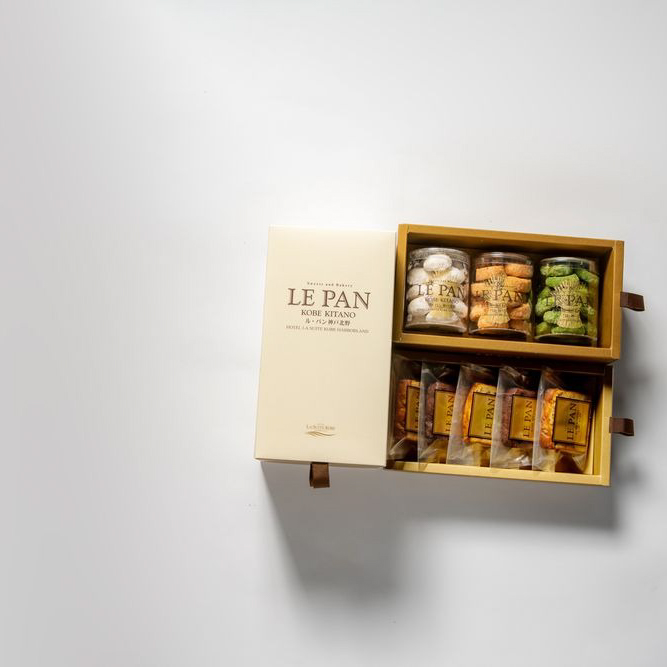 LUXURY HOTEL SWEETS GIFT