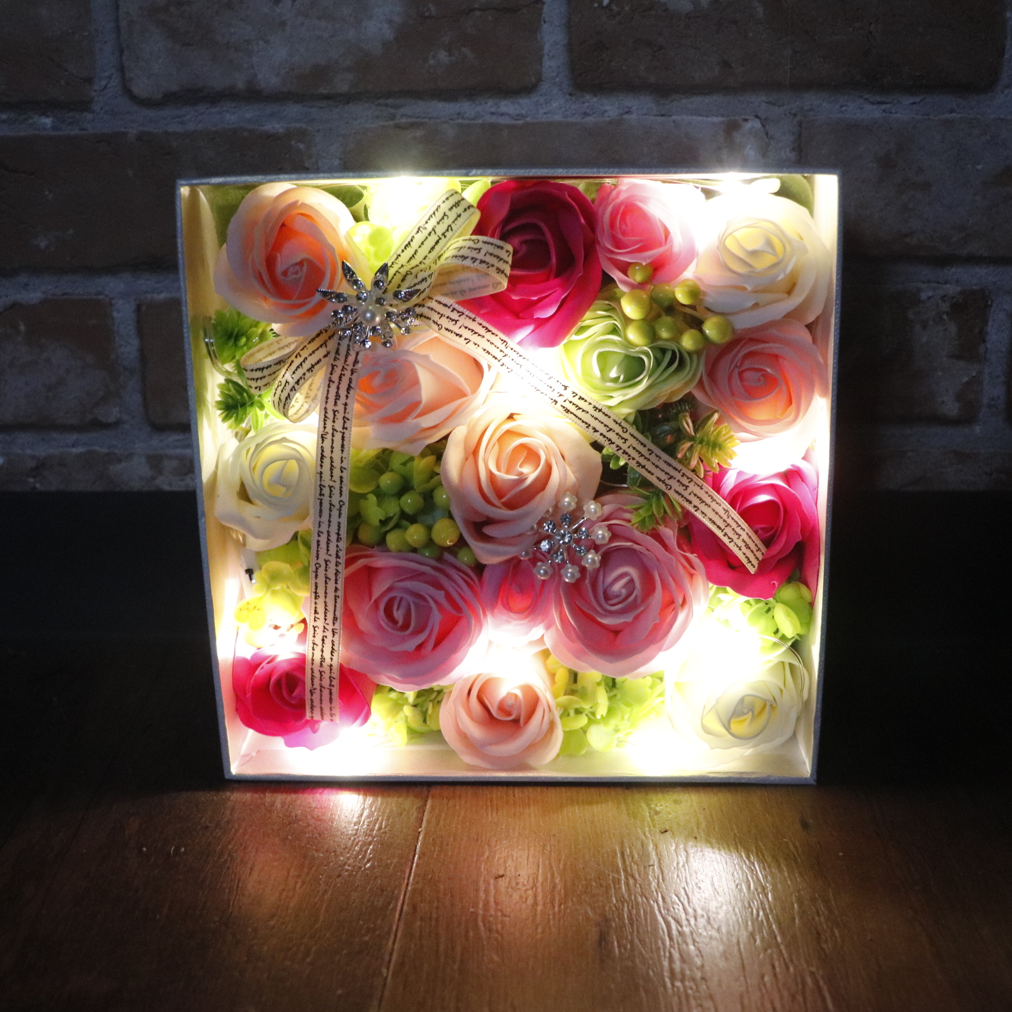 LEDホワイトギャレBOX　M【全4色】（観賞用ソープフラワー）