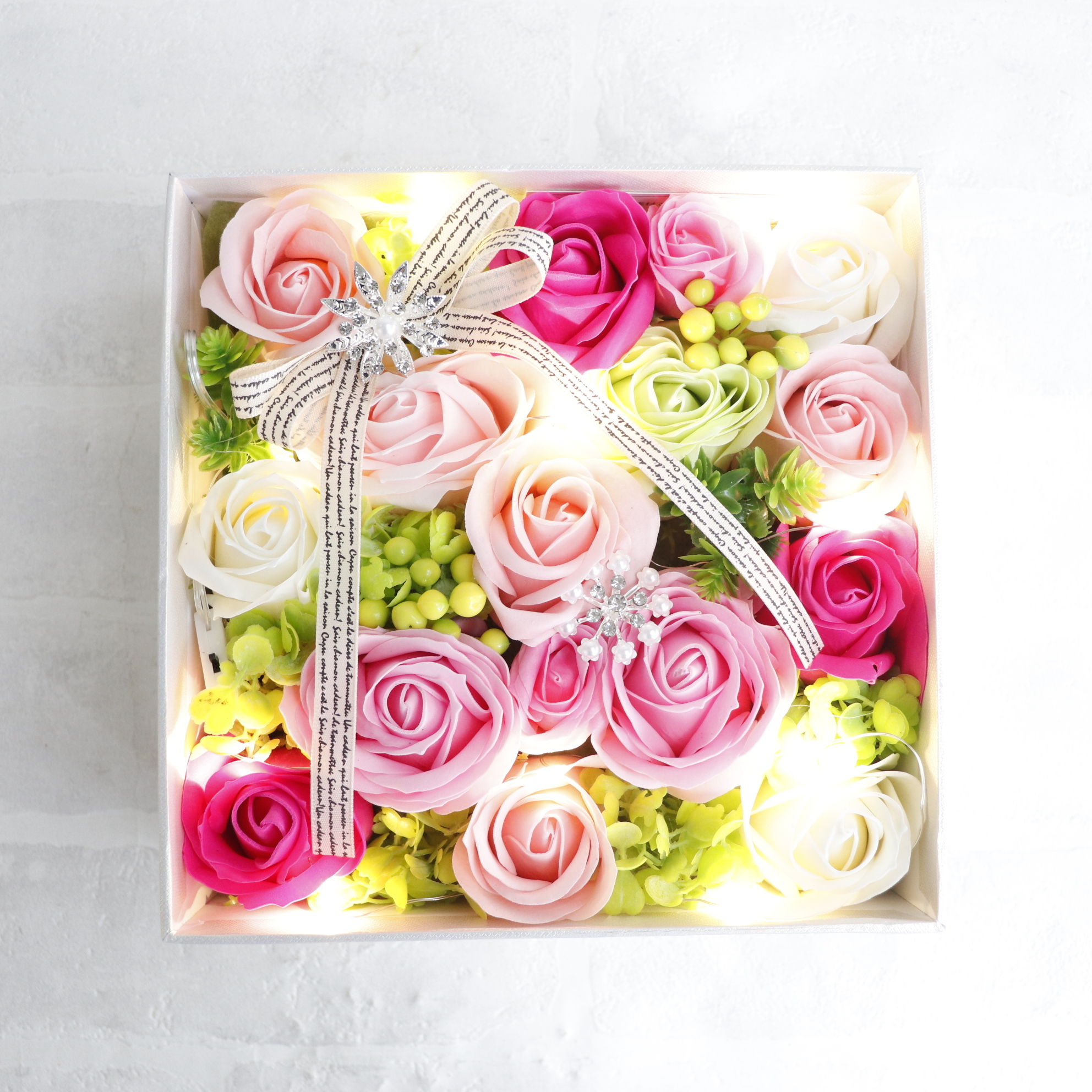 LEDホワイトギャレBOX　M【全4色】（観賞用ソープフラワー）