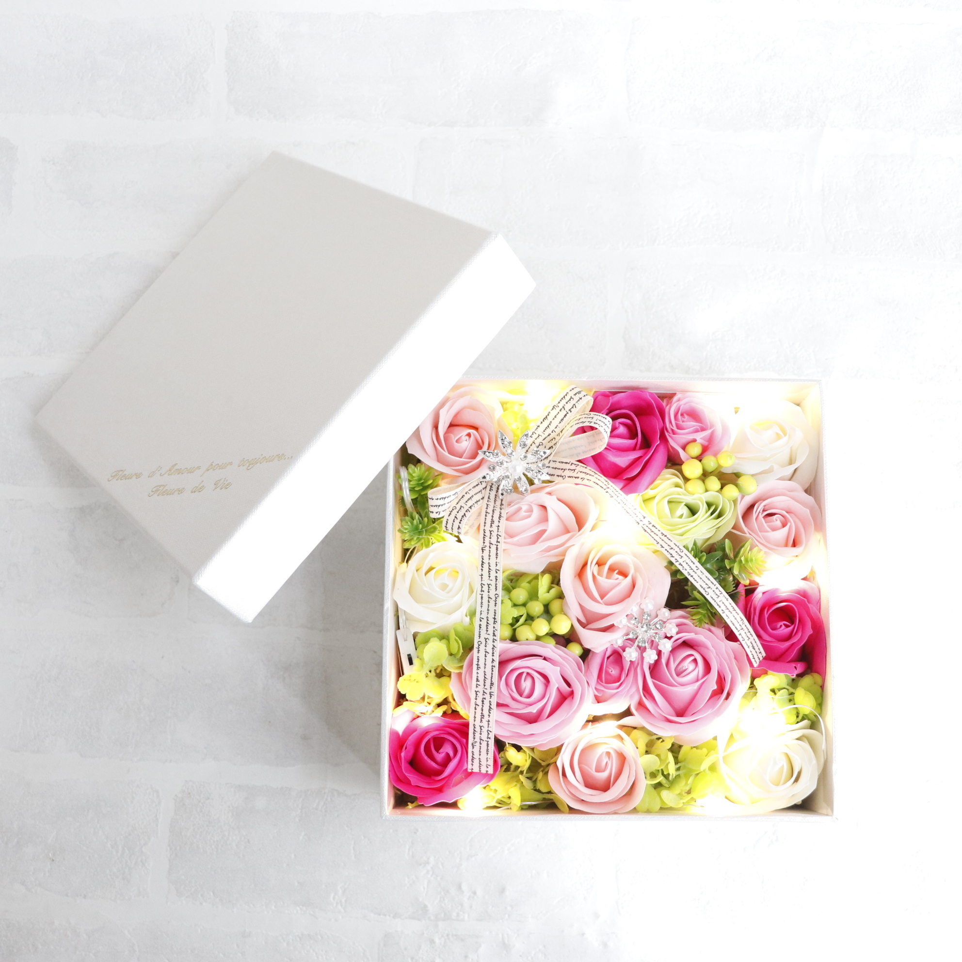 LEDホワイトギャレBOX　M【全4色】（観賞用ソープフラワー）