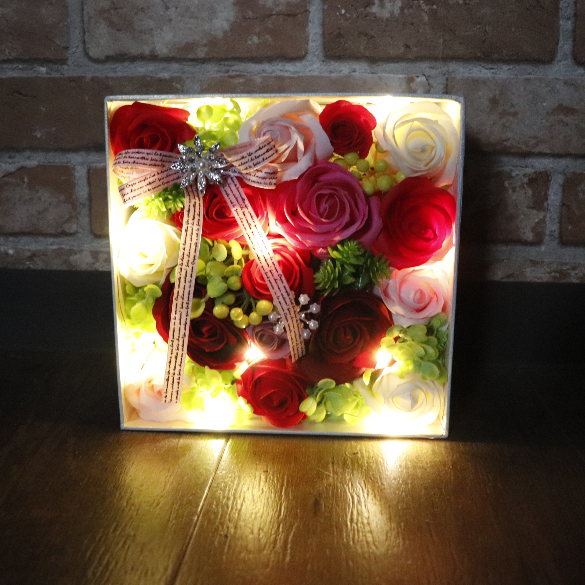 LEDホワイトギャレBOX　M【全4色】（観賞用ソープフラワー）