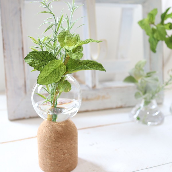 ミントとローズマリーのハーブアレンジ マジカルウォーター | アトリエ