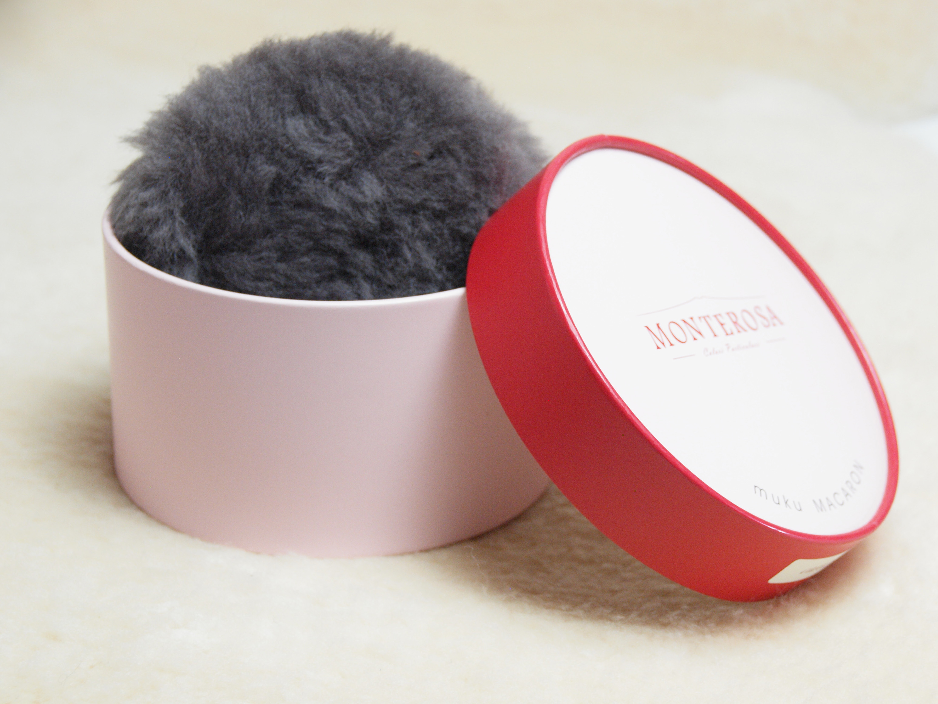 muku MACARON ムートンポーチ