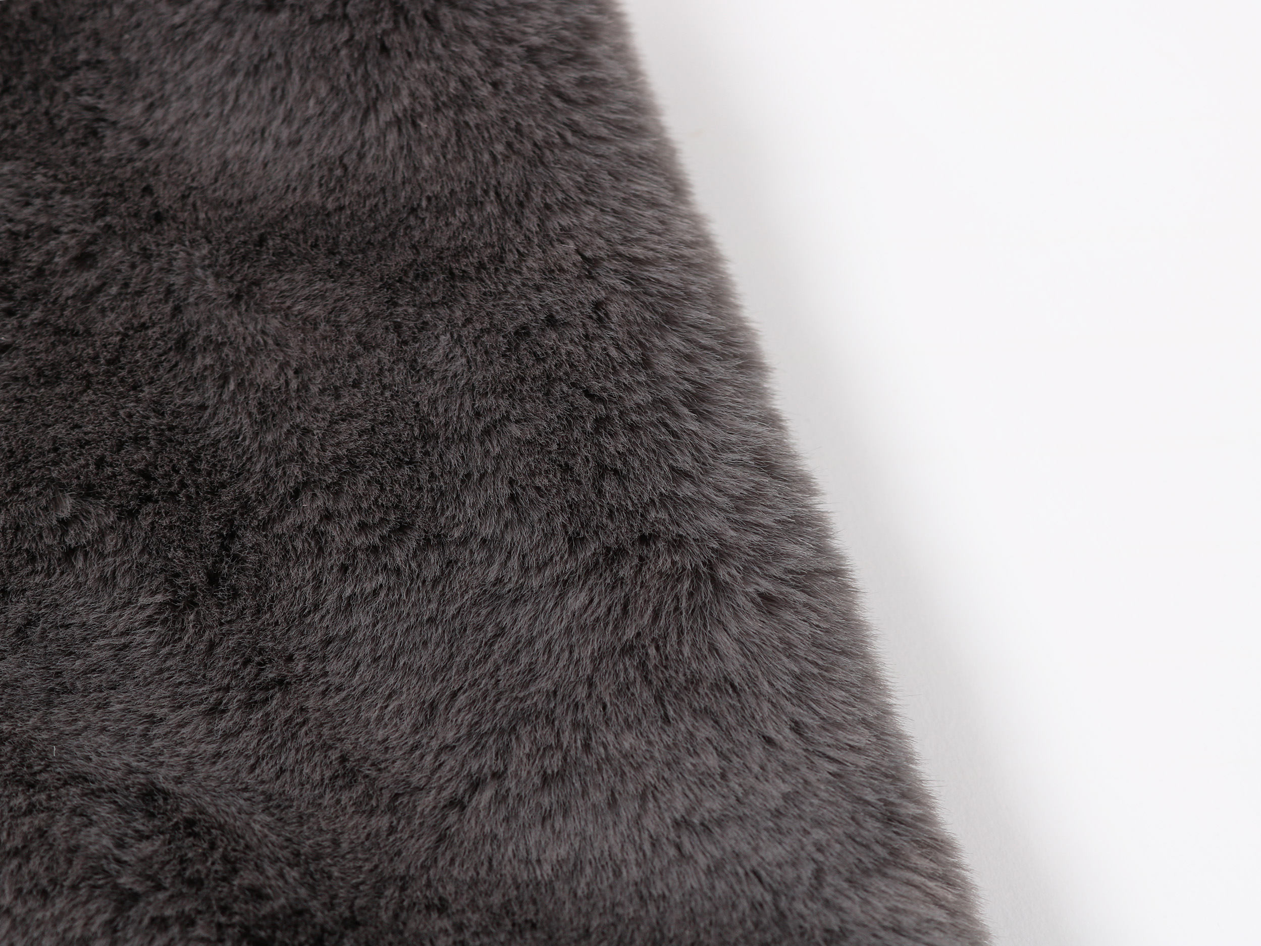 ファーショルダーバッグ