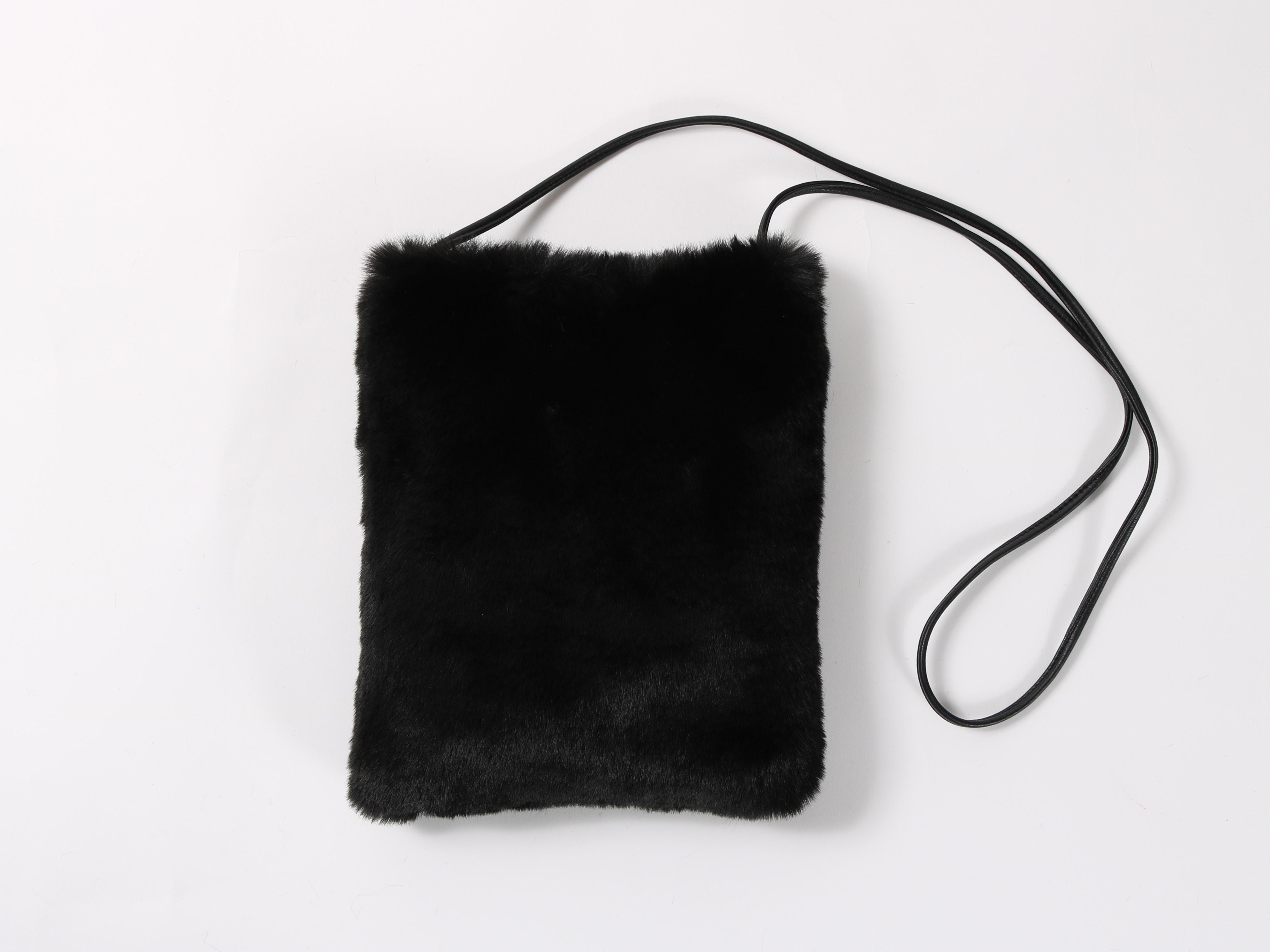 ファーショルダーバッグ