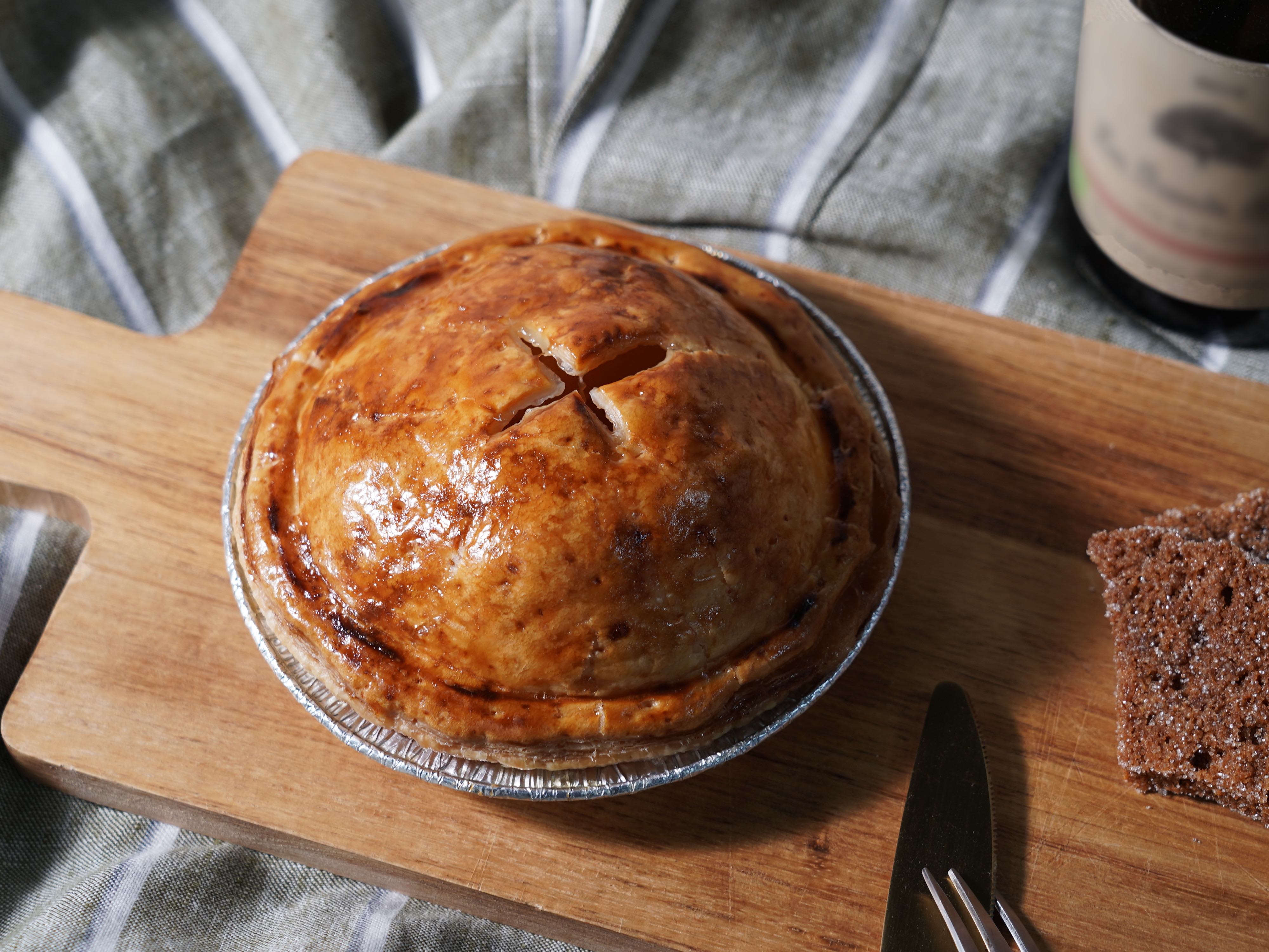 りんごの酸味と甘味を楽しむプレミアム白金アップルパイ／premium Apple Pie shirokane style