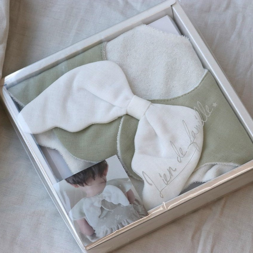 【ボックス付き】もこもこ天使スタイ&ガーゼ3枚セット