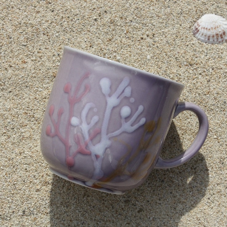 沖縄の海と縁起の良い珊瑚カップ