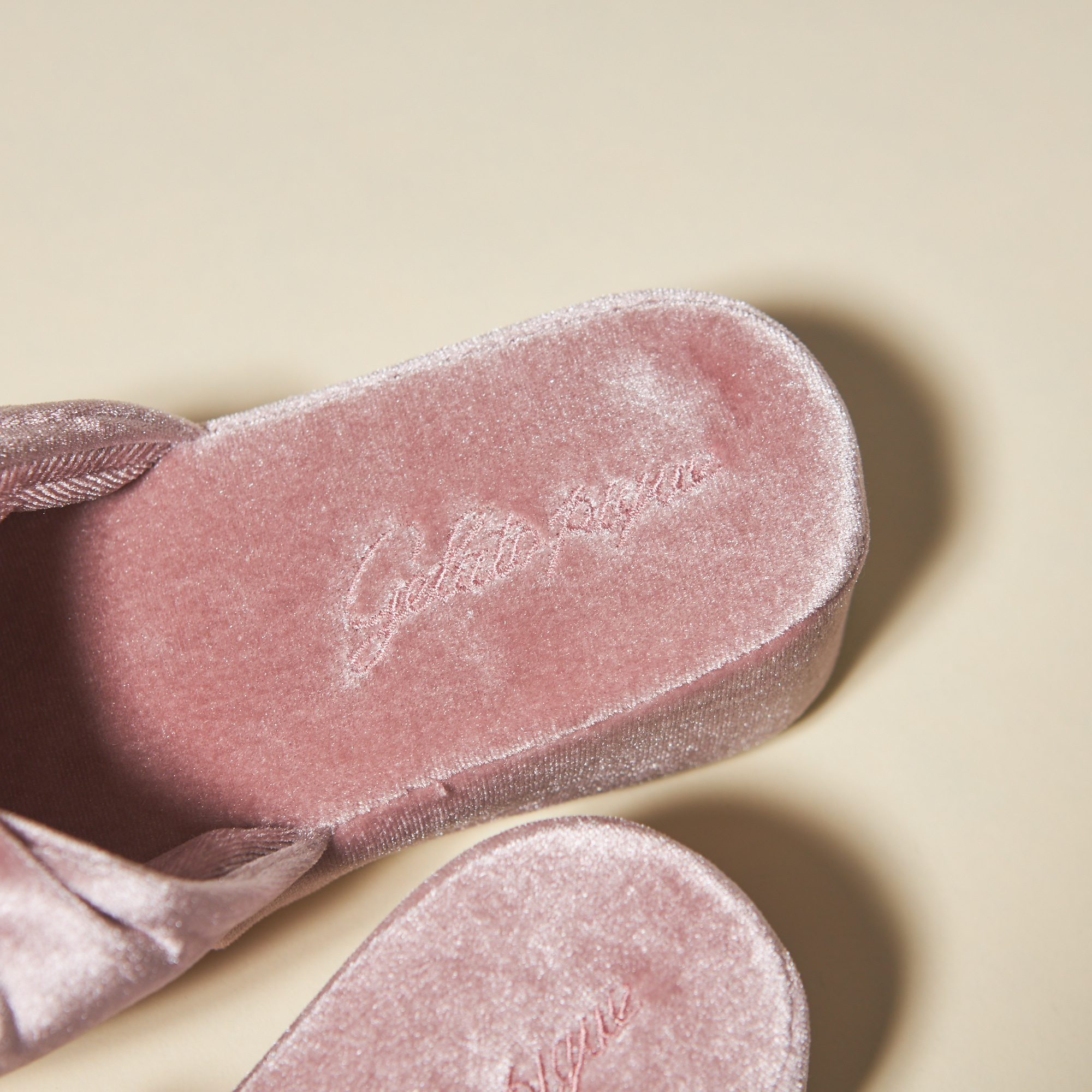 【WOMEN】ベロアリボン　ヒールルームシューズ