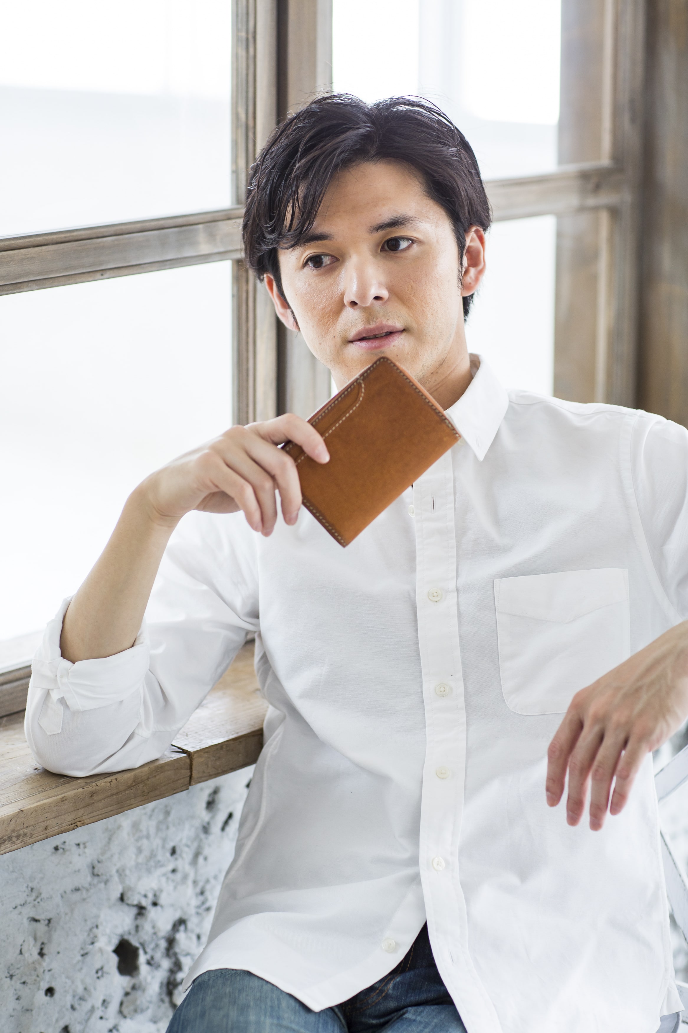 オリーチェバケッタレザーミディウォレット｜二つ折り財布