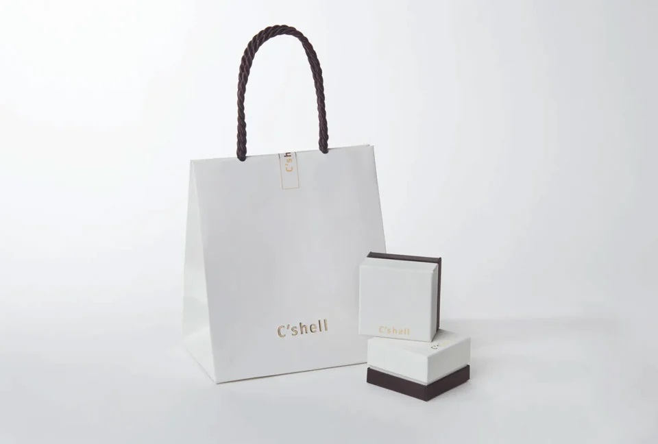 ネオンの光で光るダイヤモンドネックレス　0.03ct