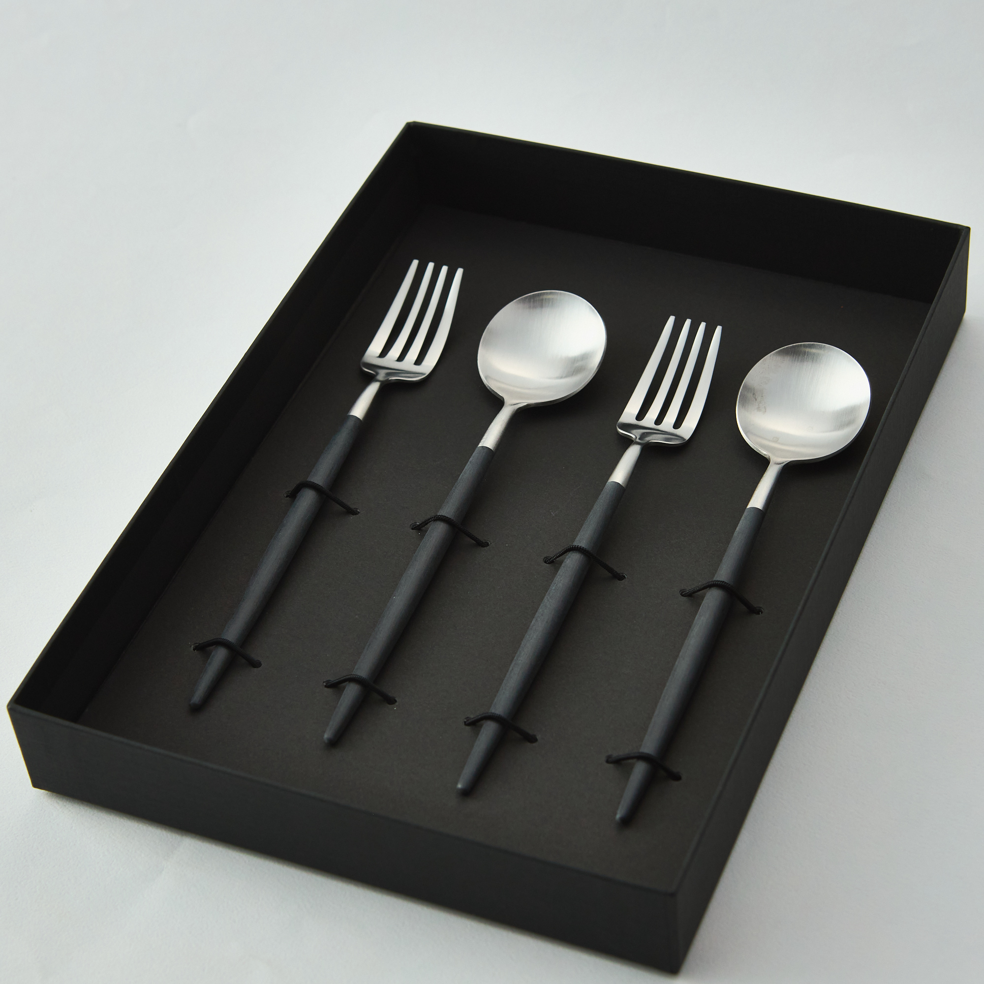 【名入れ】クチポール ゴアブラック×シルバー デザートペア4本セット