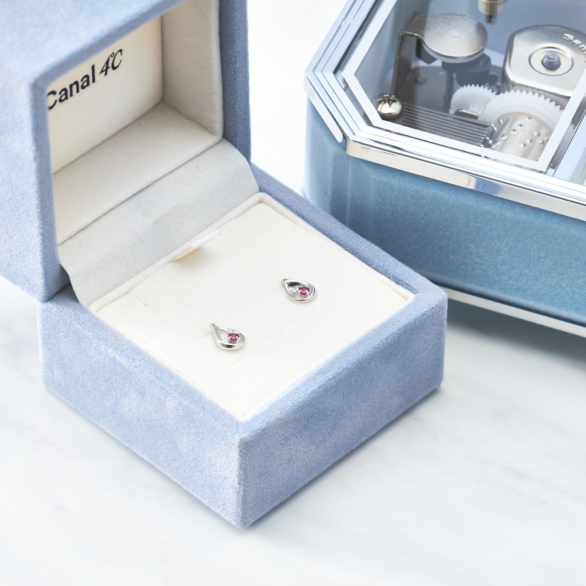 【名入れ】誕生石&ダイヤモンドしずくピアス　オルゴールケースセット