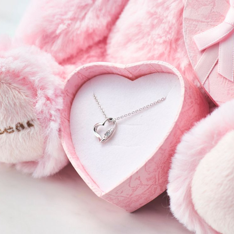 【イニシャルモチーフ！】ラブハートネックレス＆リップグロス&フラワーセット