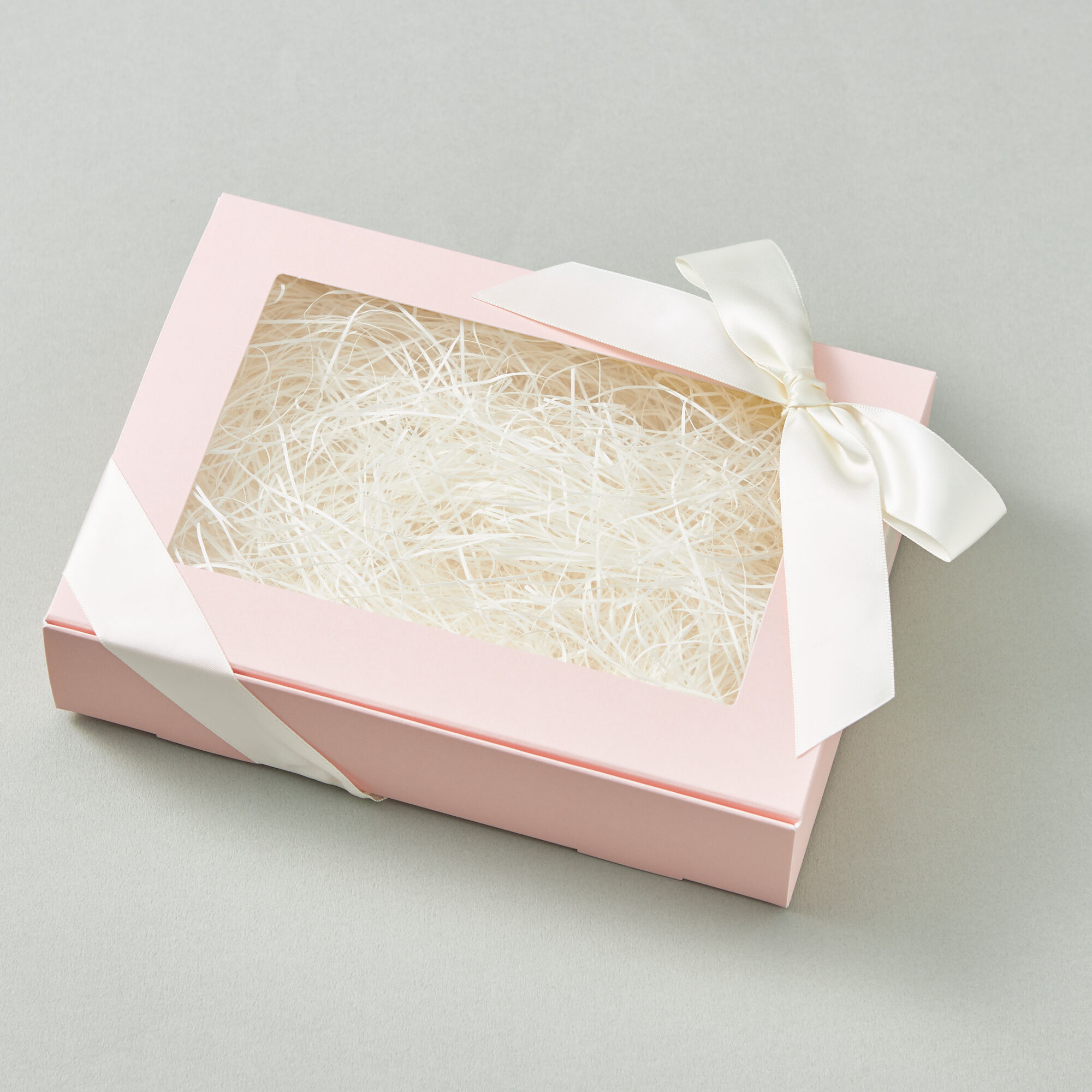 【ピンクBOX付】テディベアチークとマカロンソープ&イニシャルハンカチセット