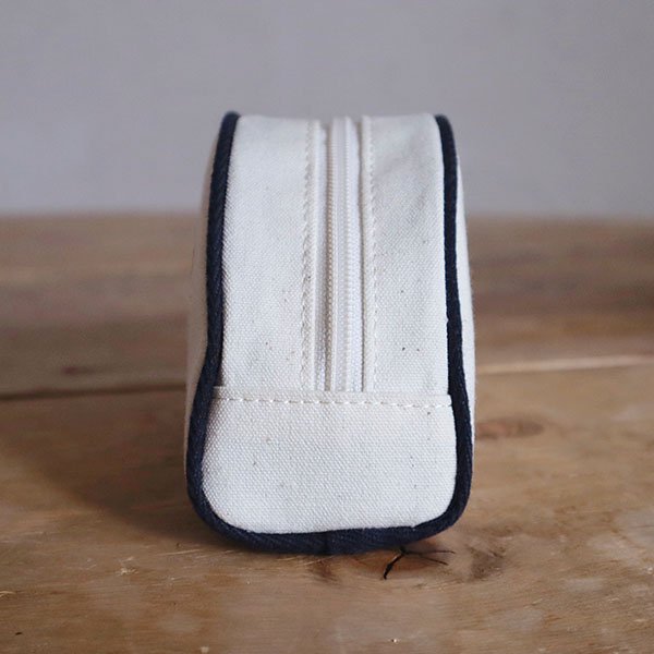 イニシャルポーチ