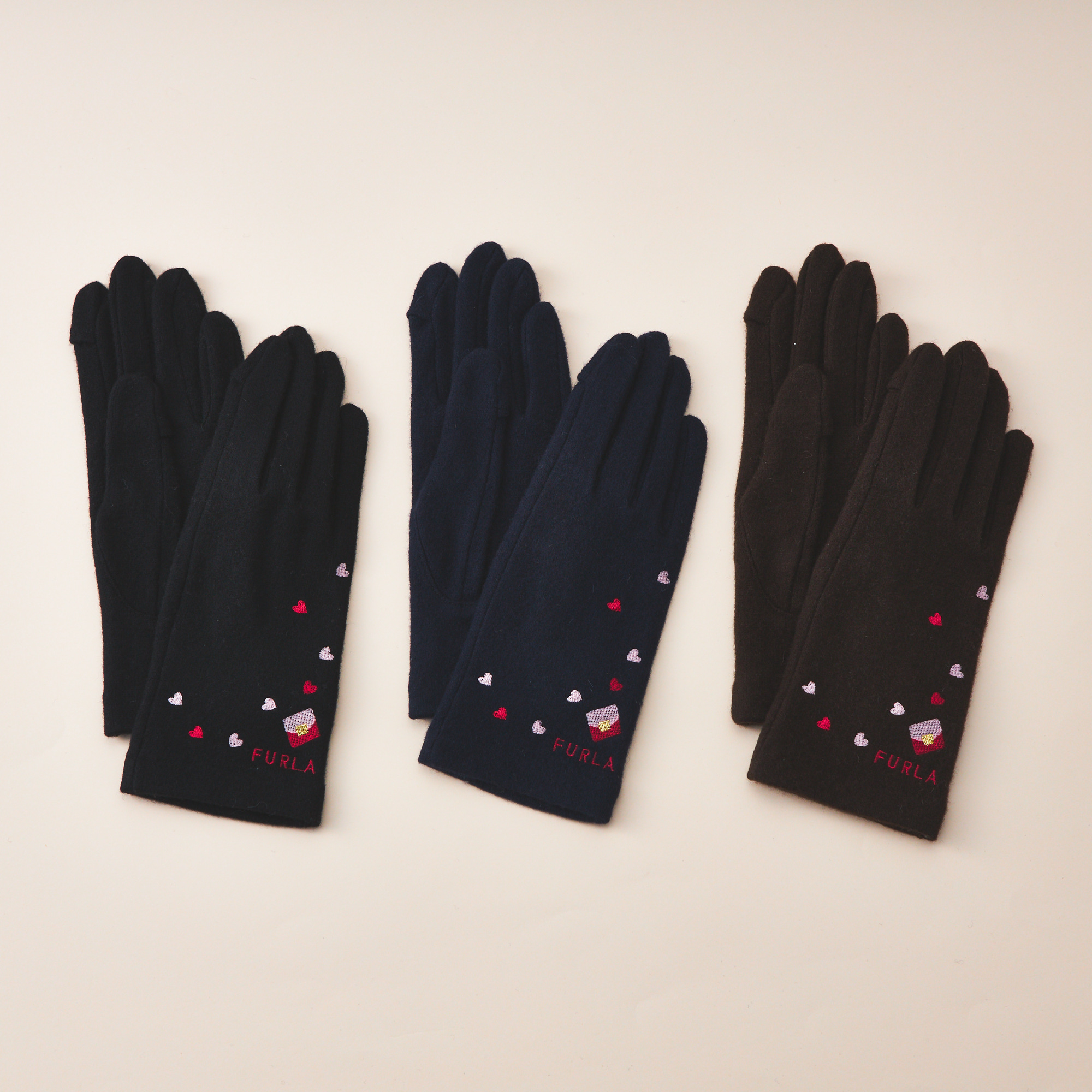 ハートバッグ刺繍手袋 | FURLA（フルラ）のプレゼント・ギフト通販