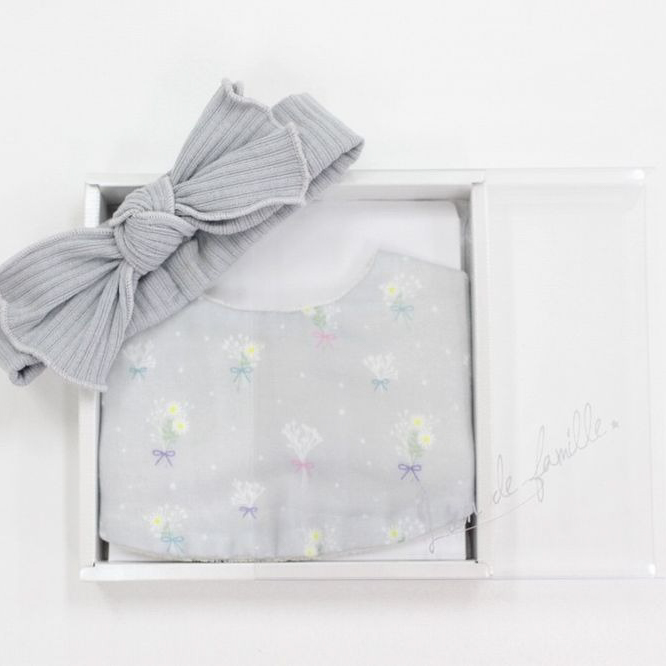 【ボックス付き】花言葉スタイ・ヘアバンド・グローブイニシャルセット