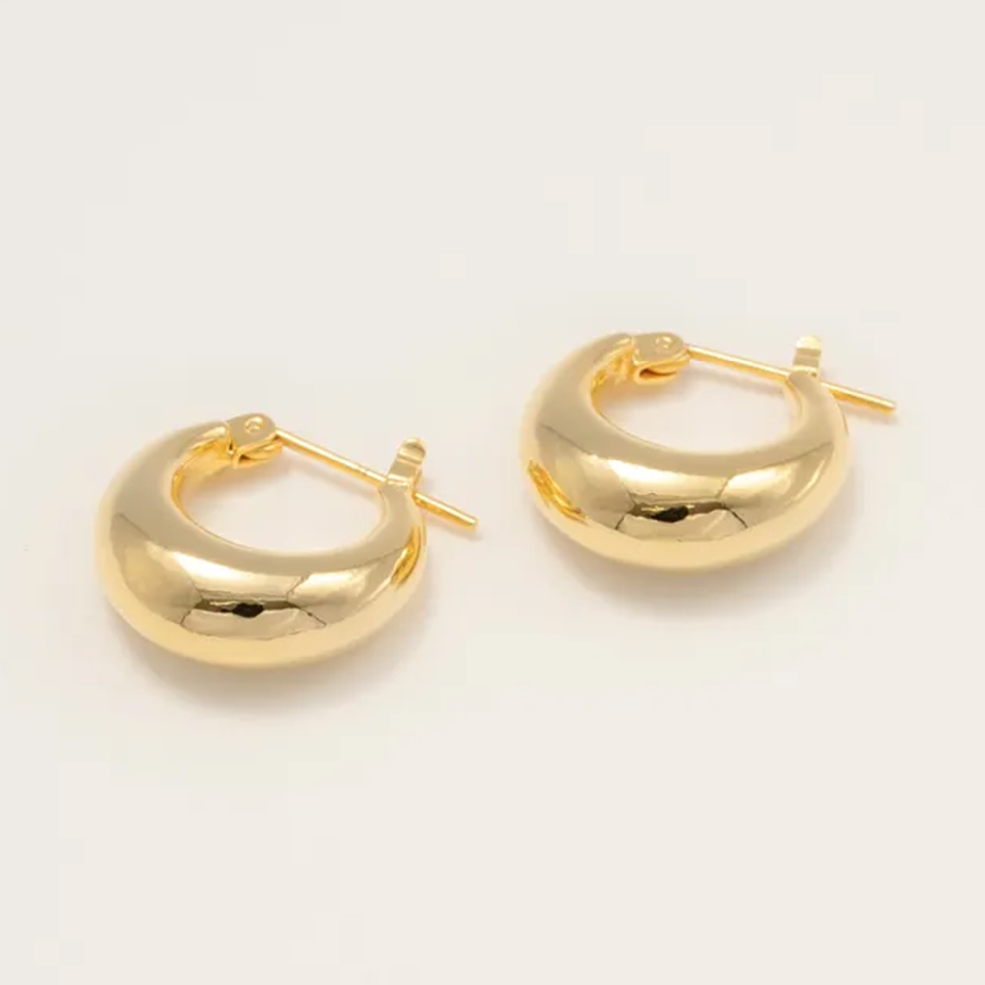 ボリュームピアス