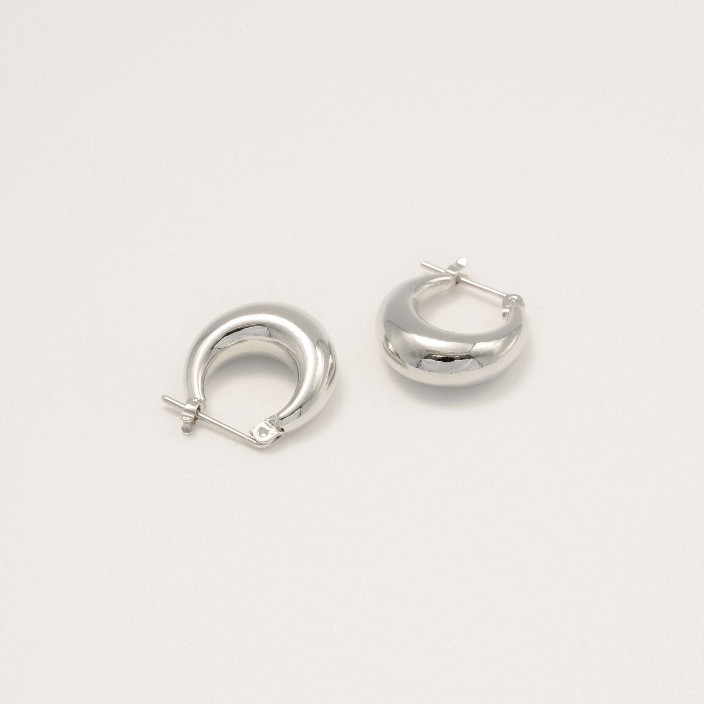 ボリュームピアス
