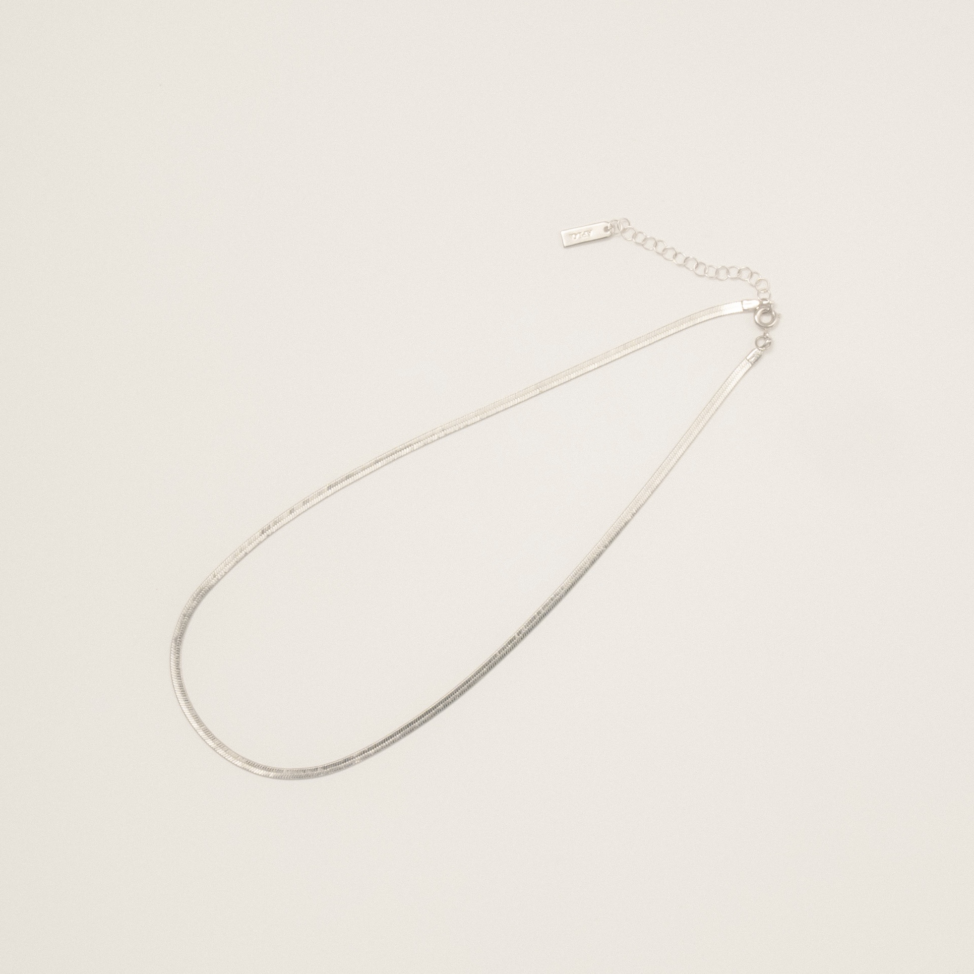 スネークチェーンネックレス