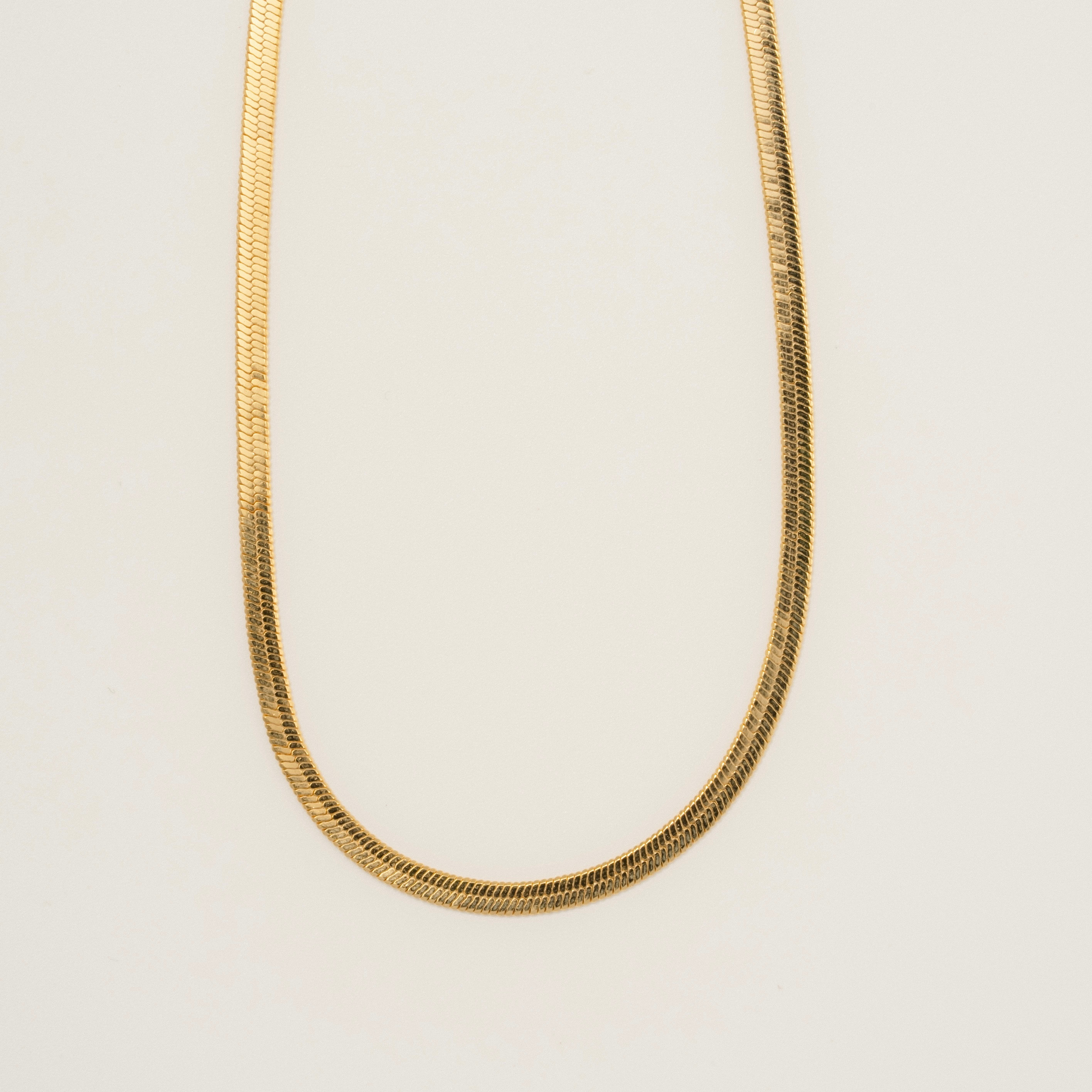 スネークチェーンネックレス