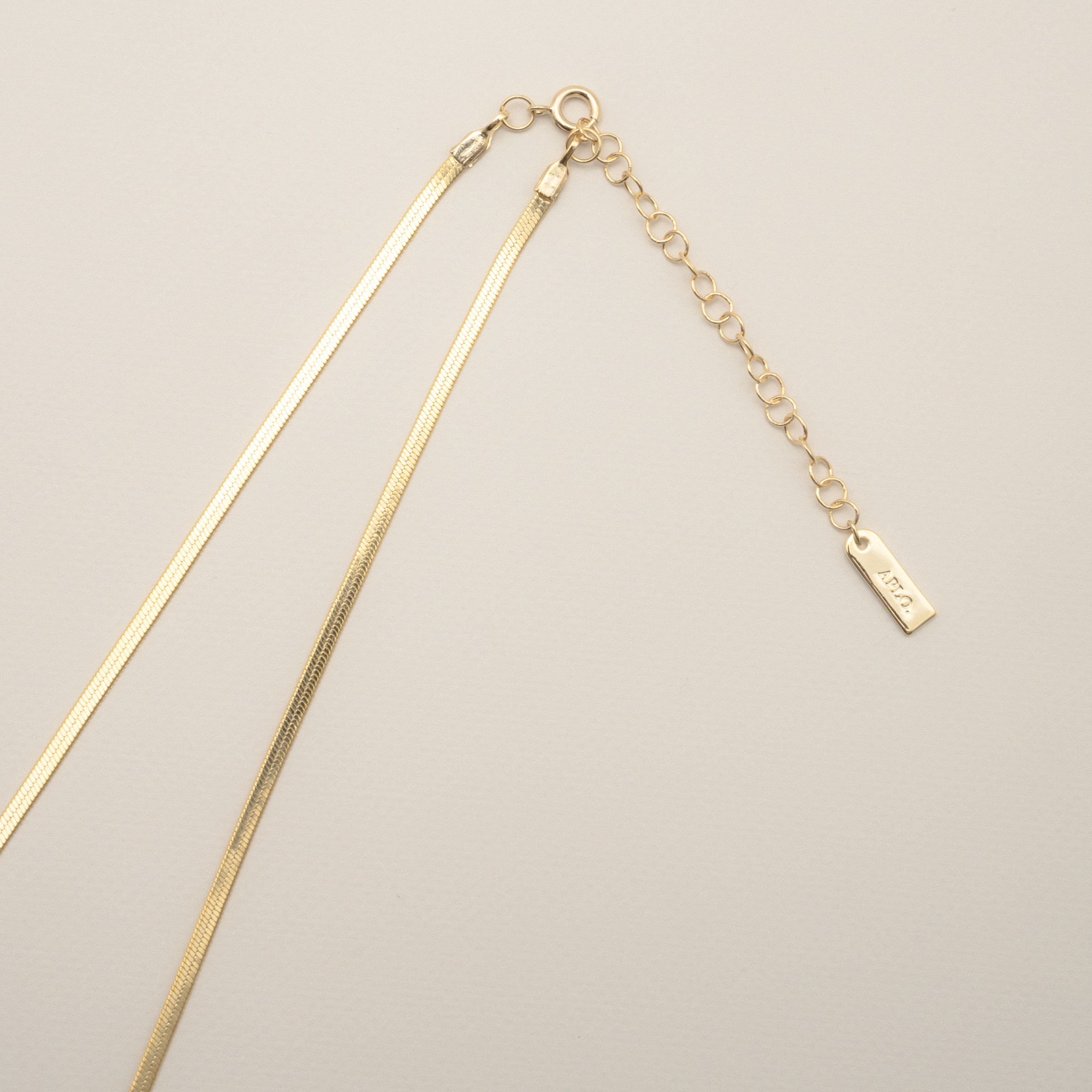 スネークチェーンネックレス