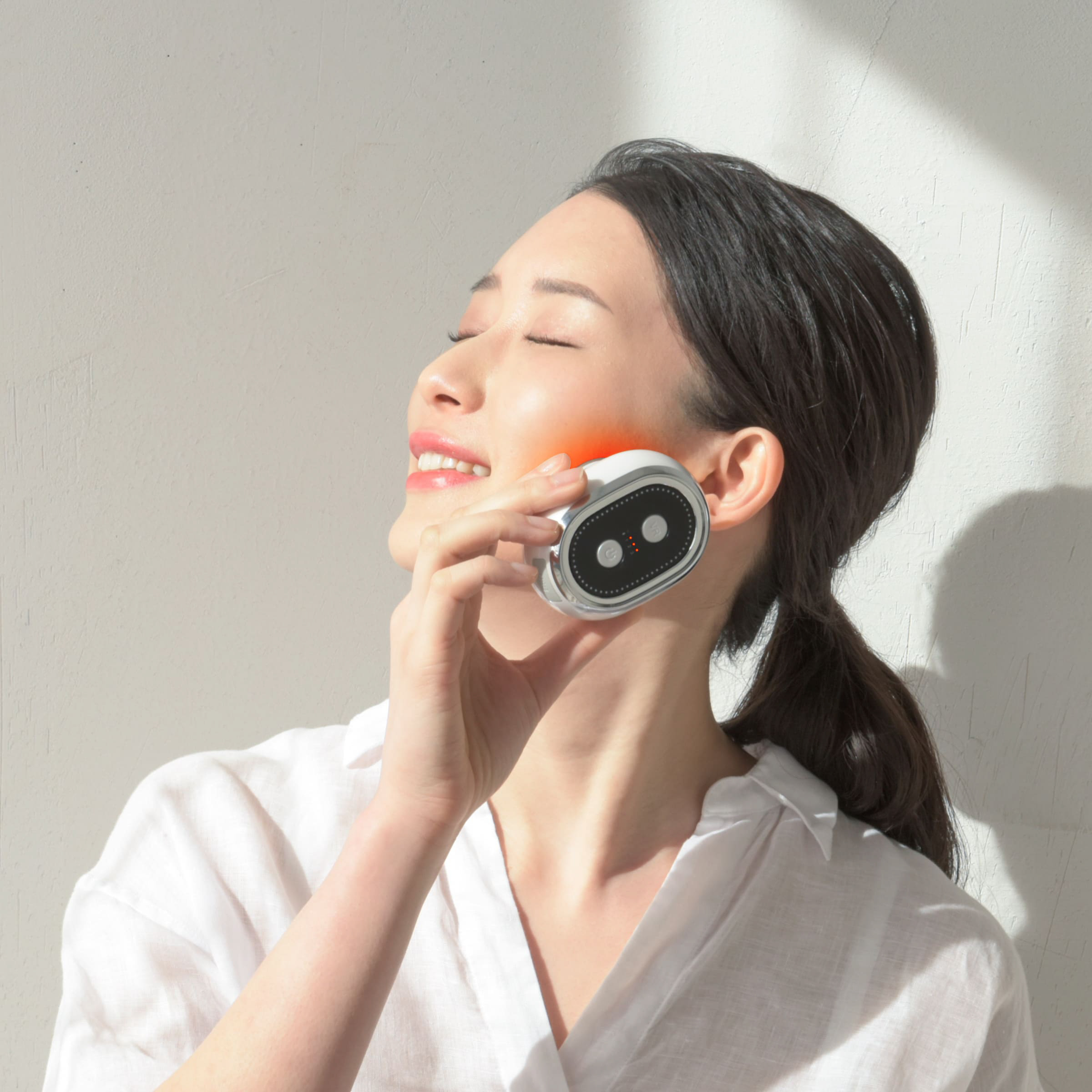 Beapro16 うるハリフト 本格派コンパクト美顔器