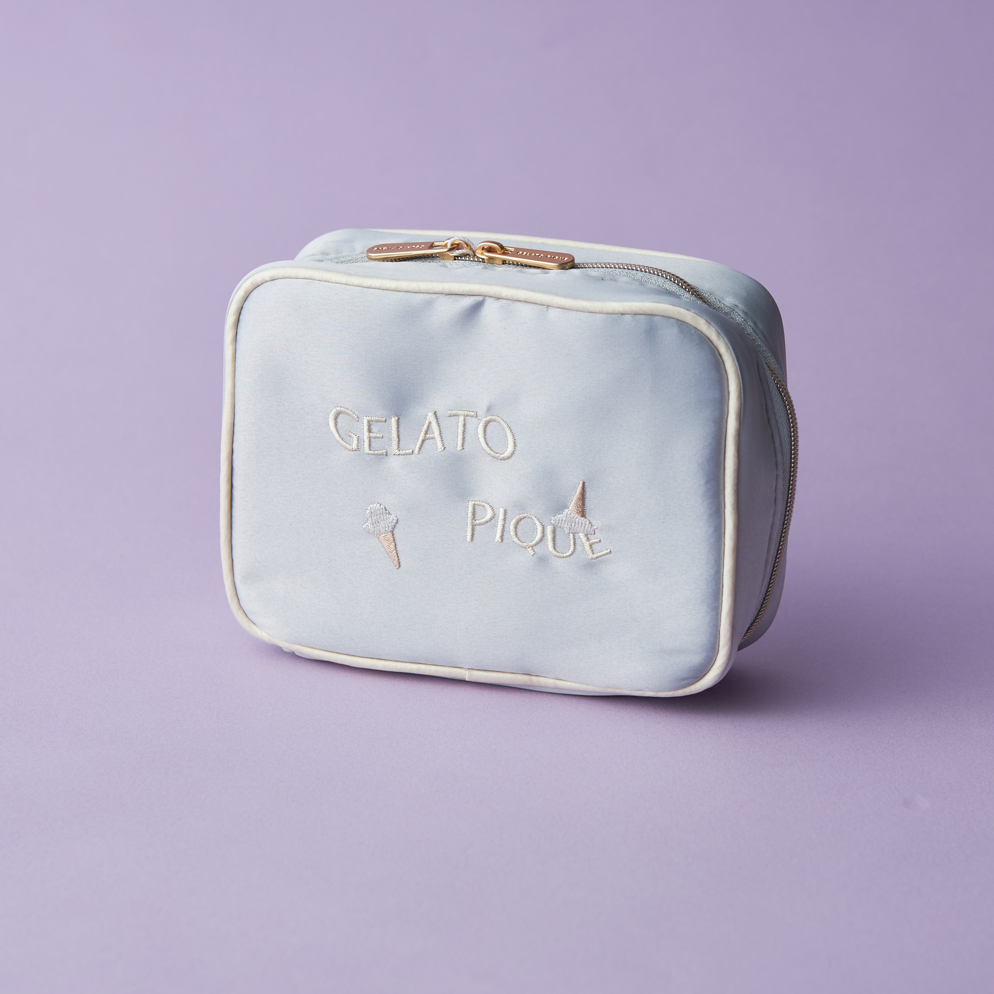 【WOMEN】アイスロゴ刺繍スクエアポーチ＆ストライプハンドタオルセット