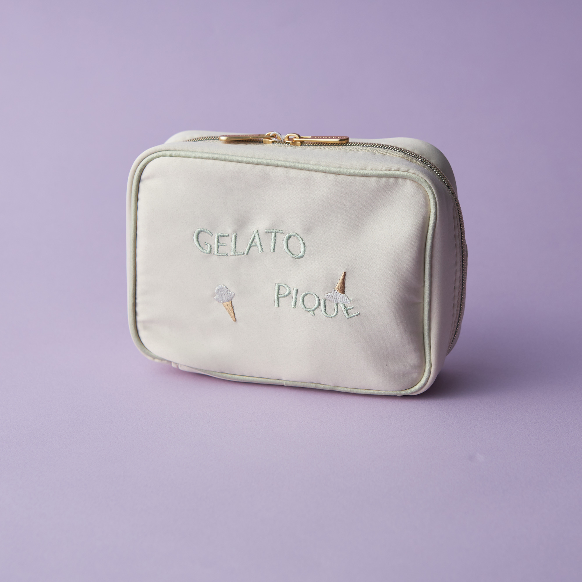 【WOMEN】アイスロゴ刺繍スクエアポーチ＆ストライプハンドタオルセット