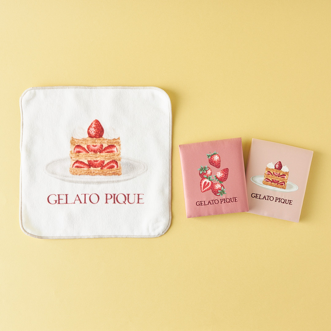 【WOMEN】strawberryモチーフ柄　折りたたみミラー＆ハンドタオルセット