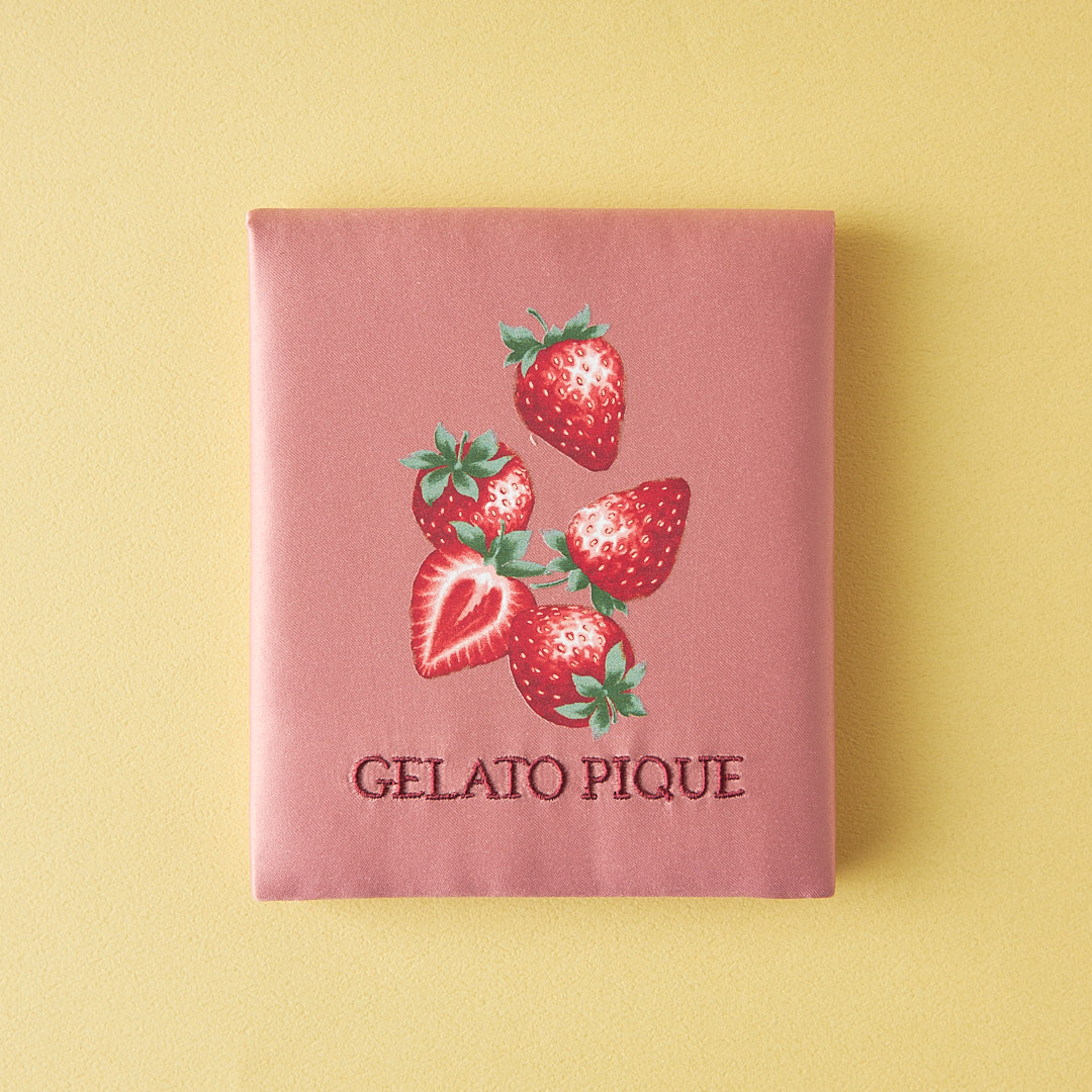 【WOMEN】strawberryモチーフ柄　折りたたみミラー＆ハンドタオルセット