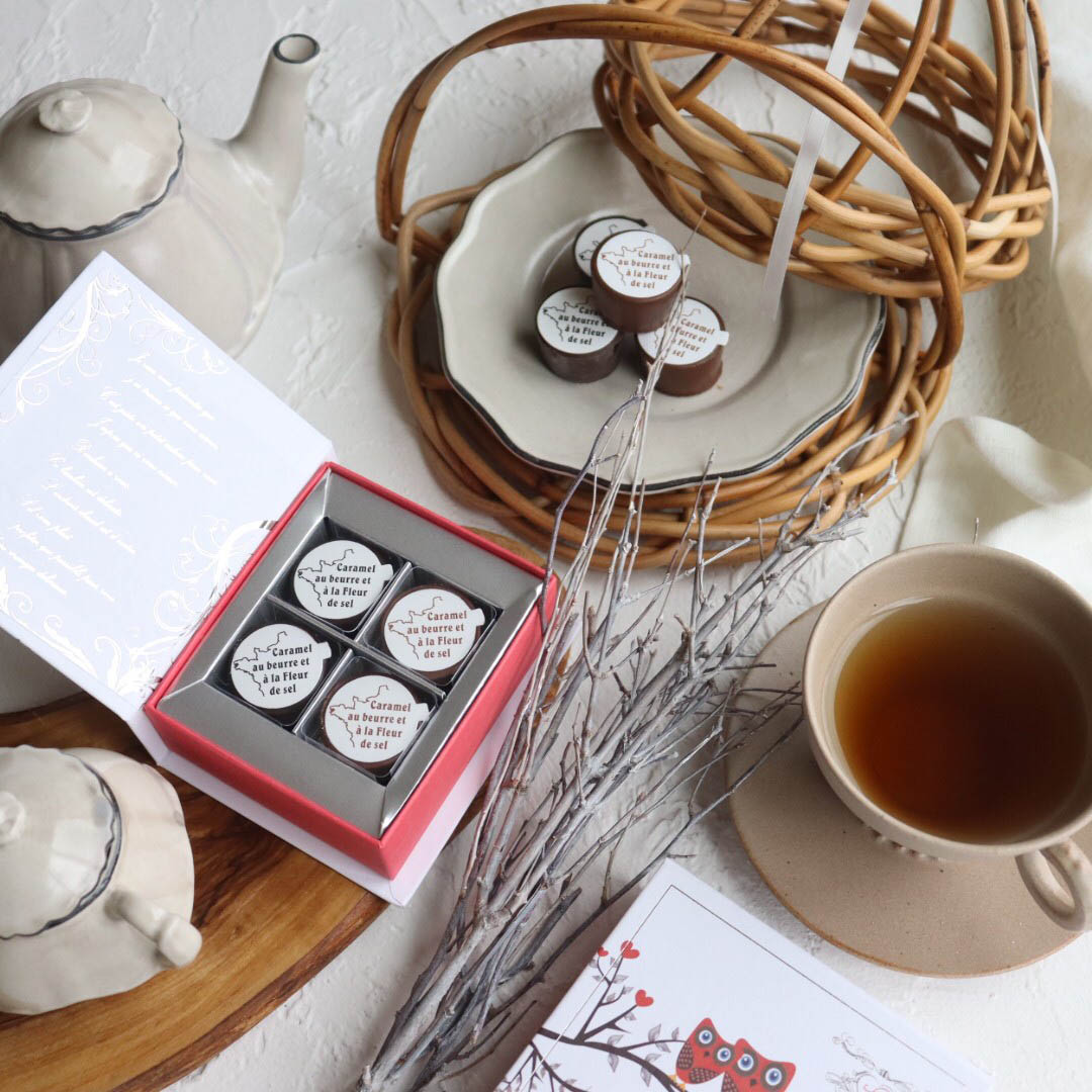 キャラッセルチョコレート 4粒（ビター2粒、ミルク2粒）