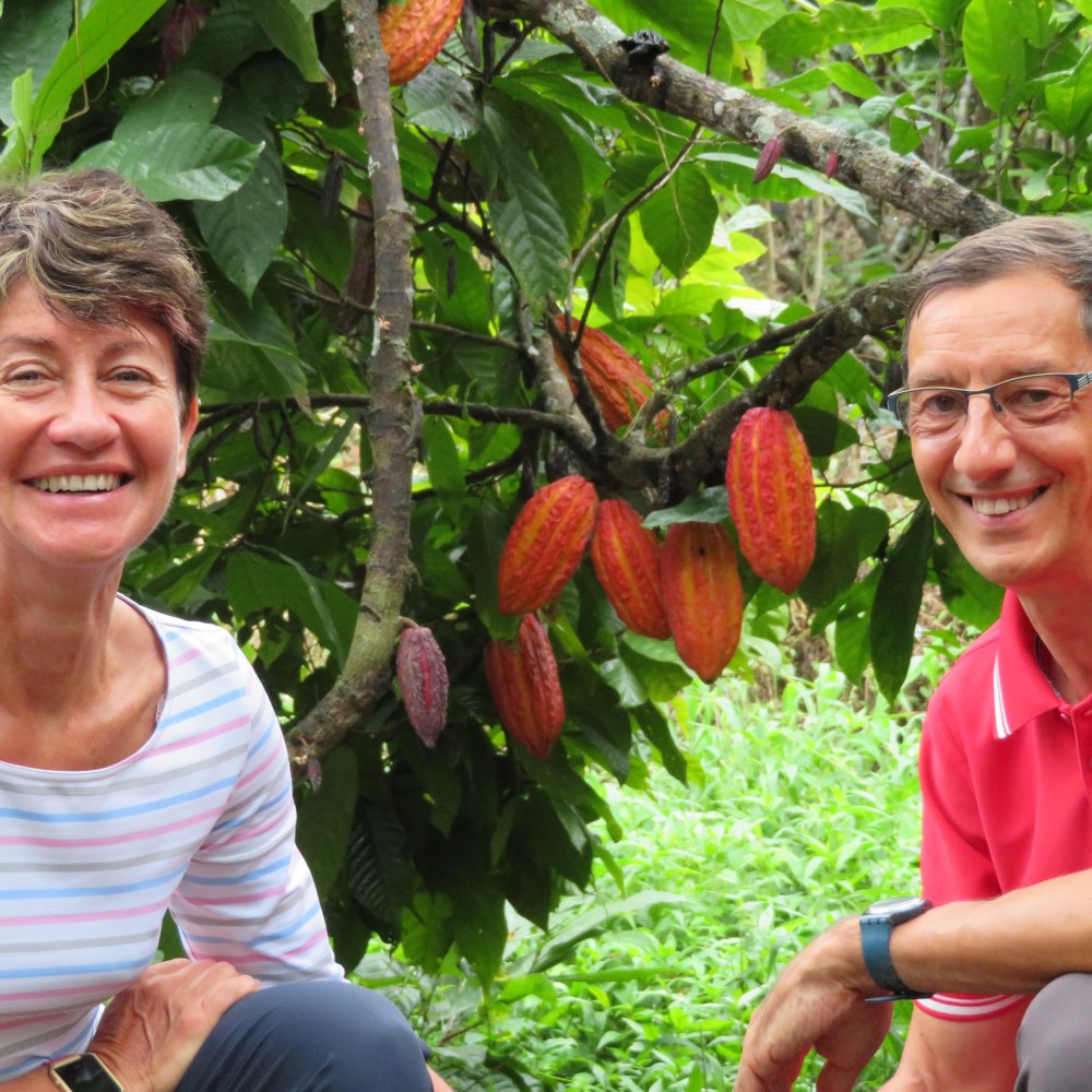 キャラッセルチョコレート 6粒（ビター3粒、ミルク3粒）