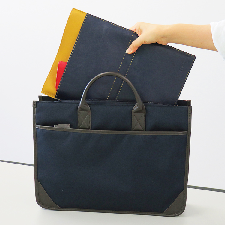 【名入れ可】本革 ノートパソコンケース スリーブケース スリップイン 薄型13.3インチまで (LR0049)