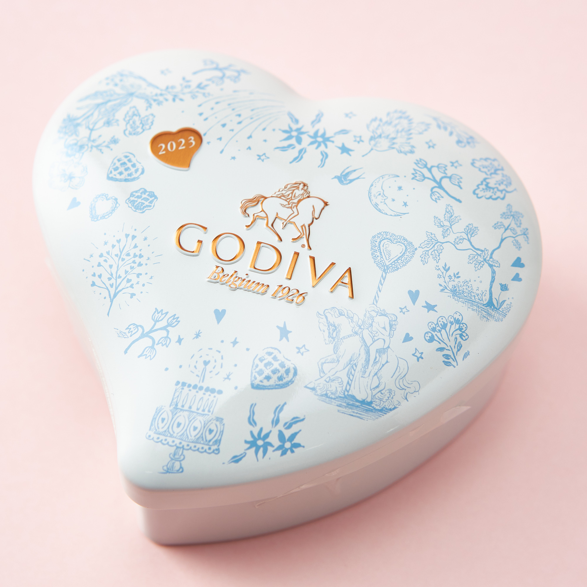 【バレンタイン鉄板】GODIVAハート缶＆NEKOハンカチセット