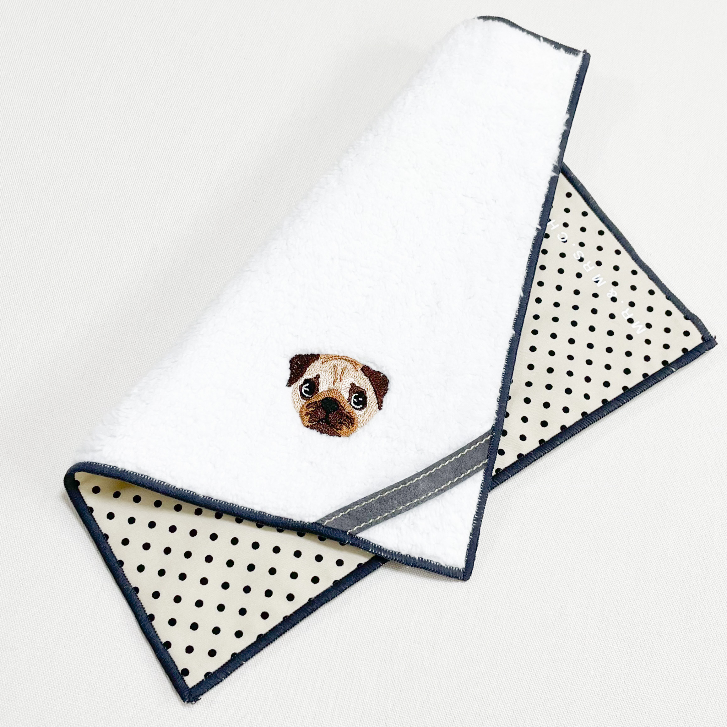 【バレンタイン鉄板】GODIVAハート缶＆INUハンカチセット