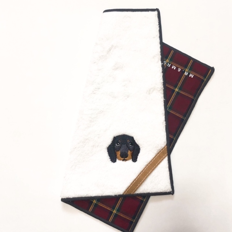 【バレンタイン鉄板】GODIVAハート缶＆INUハンカチセット