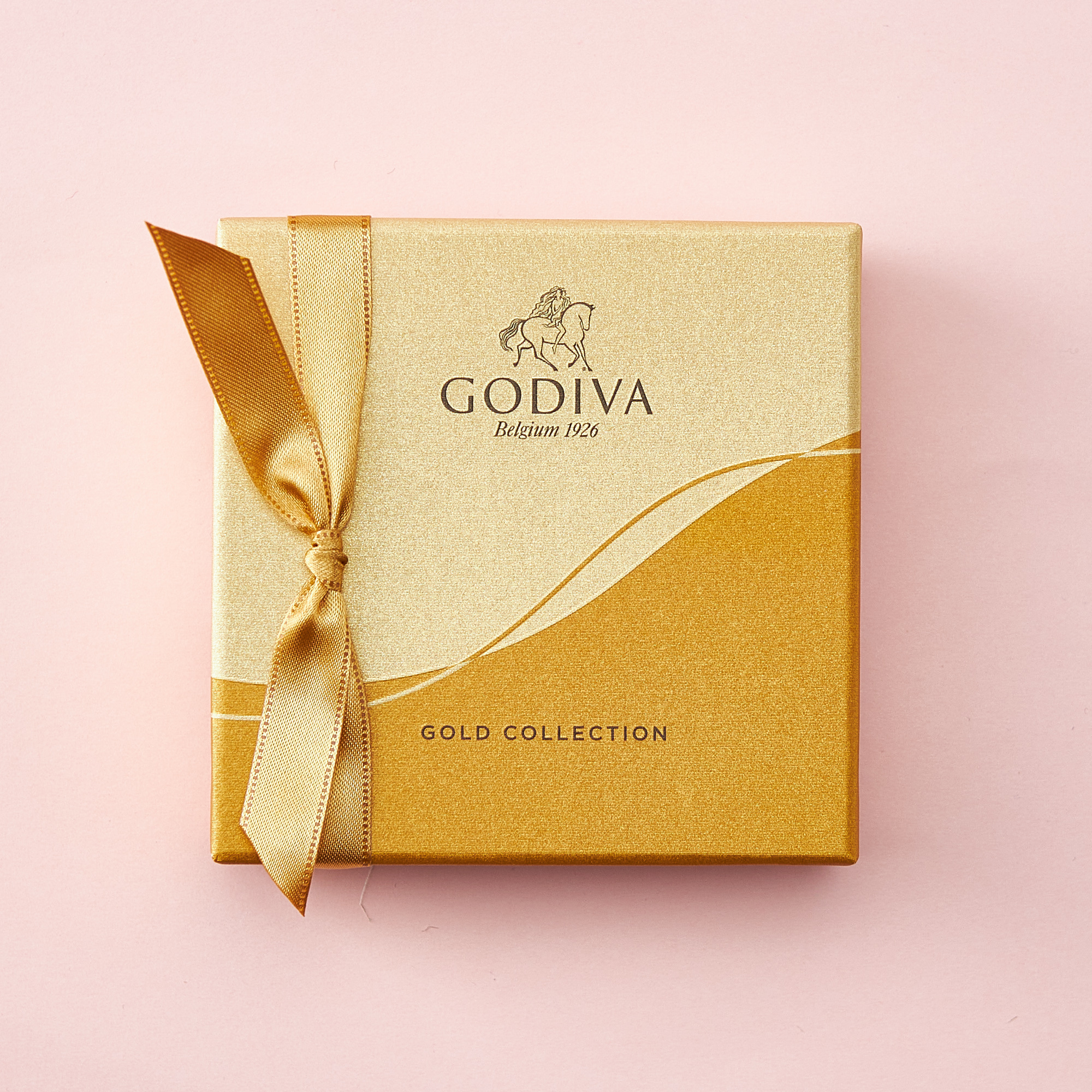 【バレンタイン鉄板】GODIVA ゴールドコレクション＆NEKOハンカチセット