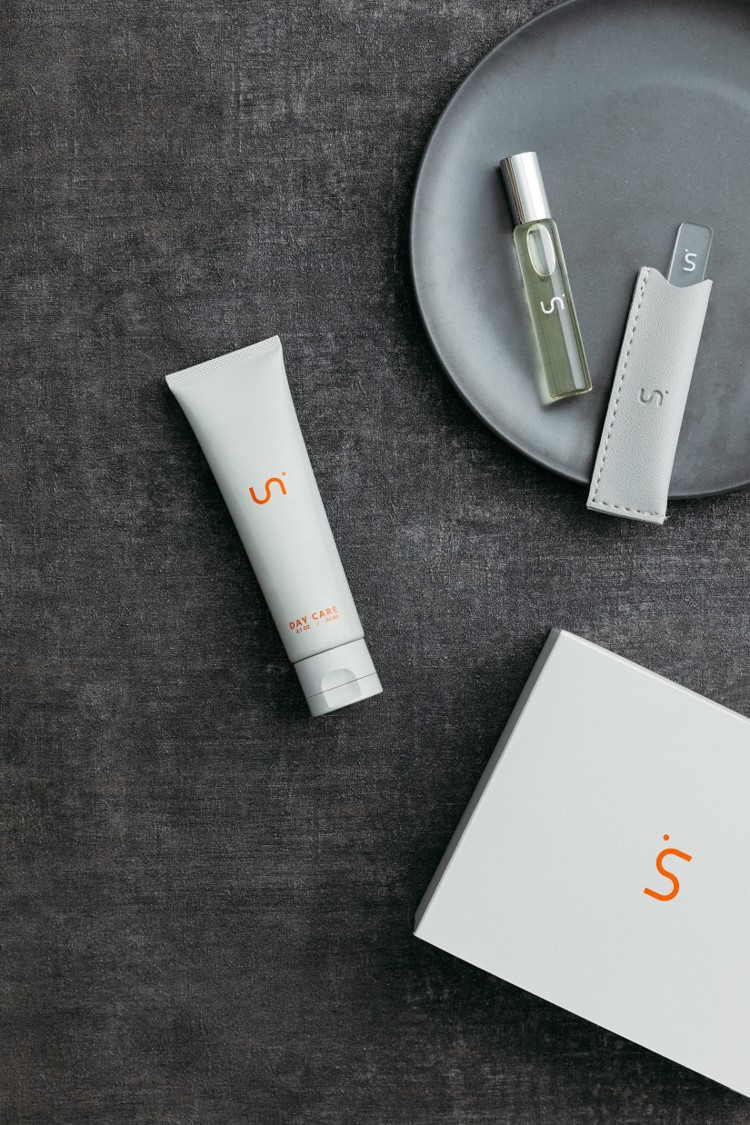 【コスメECの女性スタッフ300名が本気で開発】ハンドケア ギフトセット