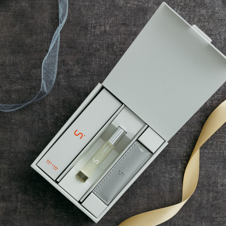 【コスメECの女性スタッフ300名が本気で開発】ハンドケア ギフトセット