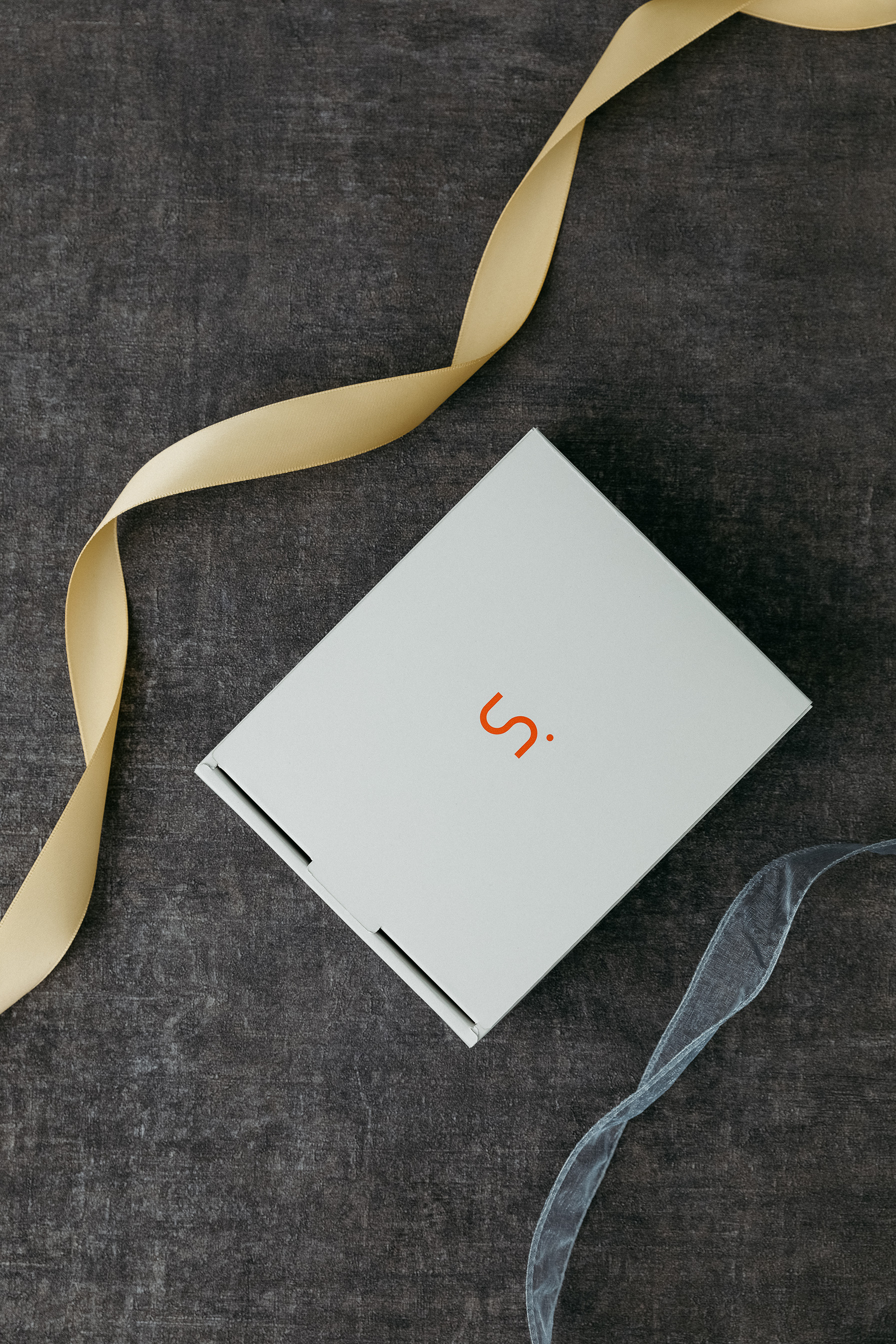 【コスメECの女性スタッフ300名が本気で開発】ハンドケア ギフトセット