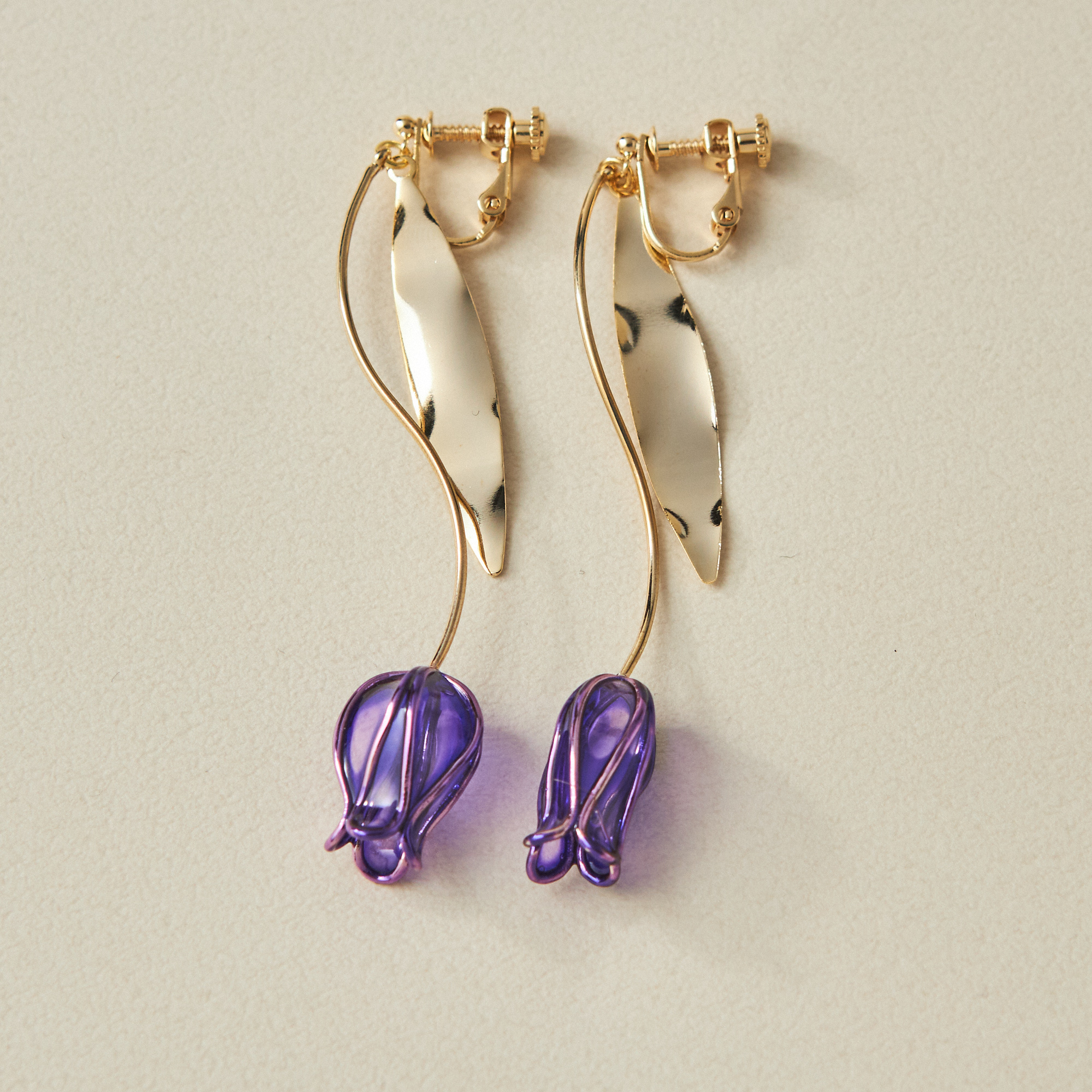 チューリップ　ピアス／イヤリング