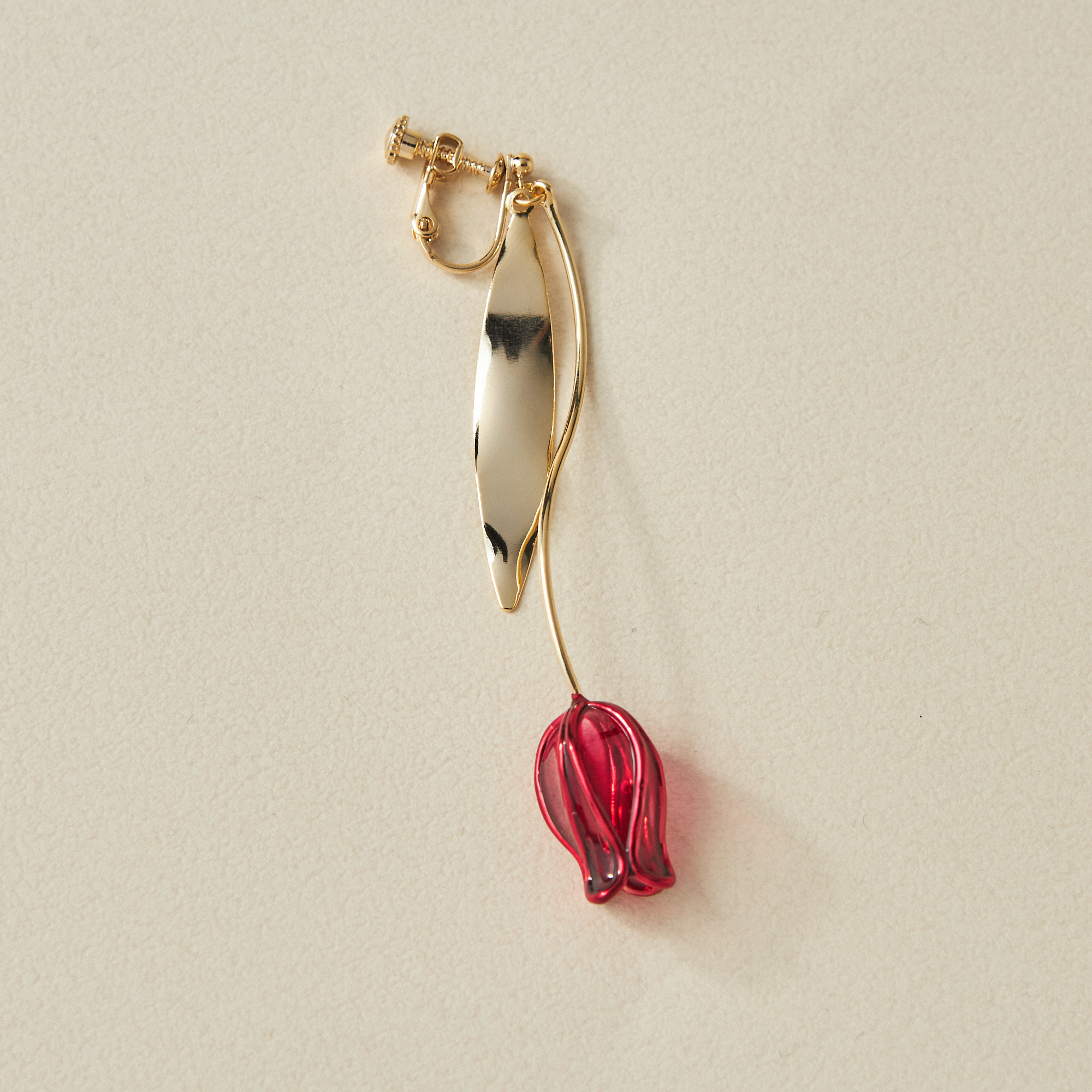 チューリップ　ピアス／イヤリング