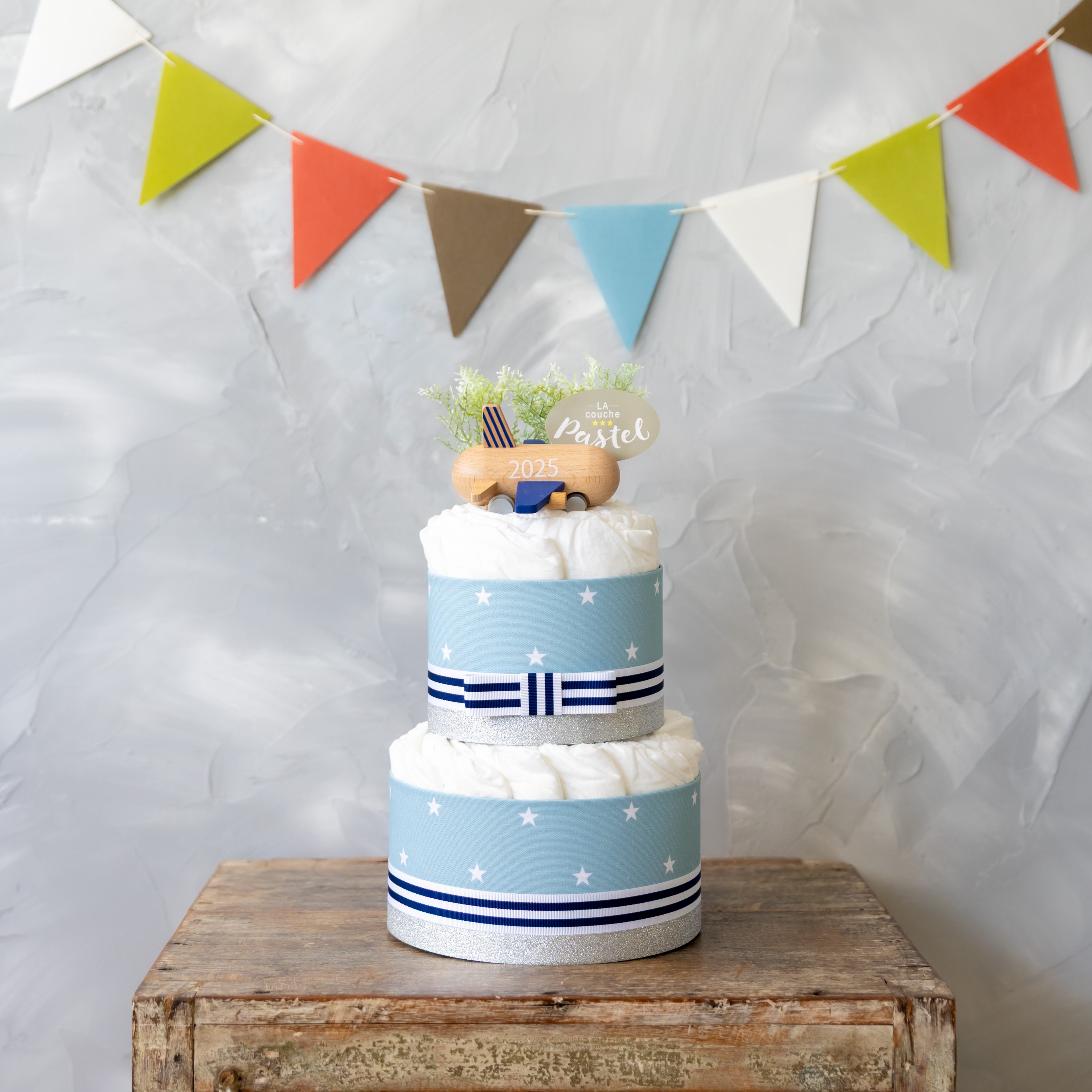 2025年限定年号ロゴ入り「kiko+」のmini jet付オーガニックおむつケーキ2段／全2色