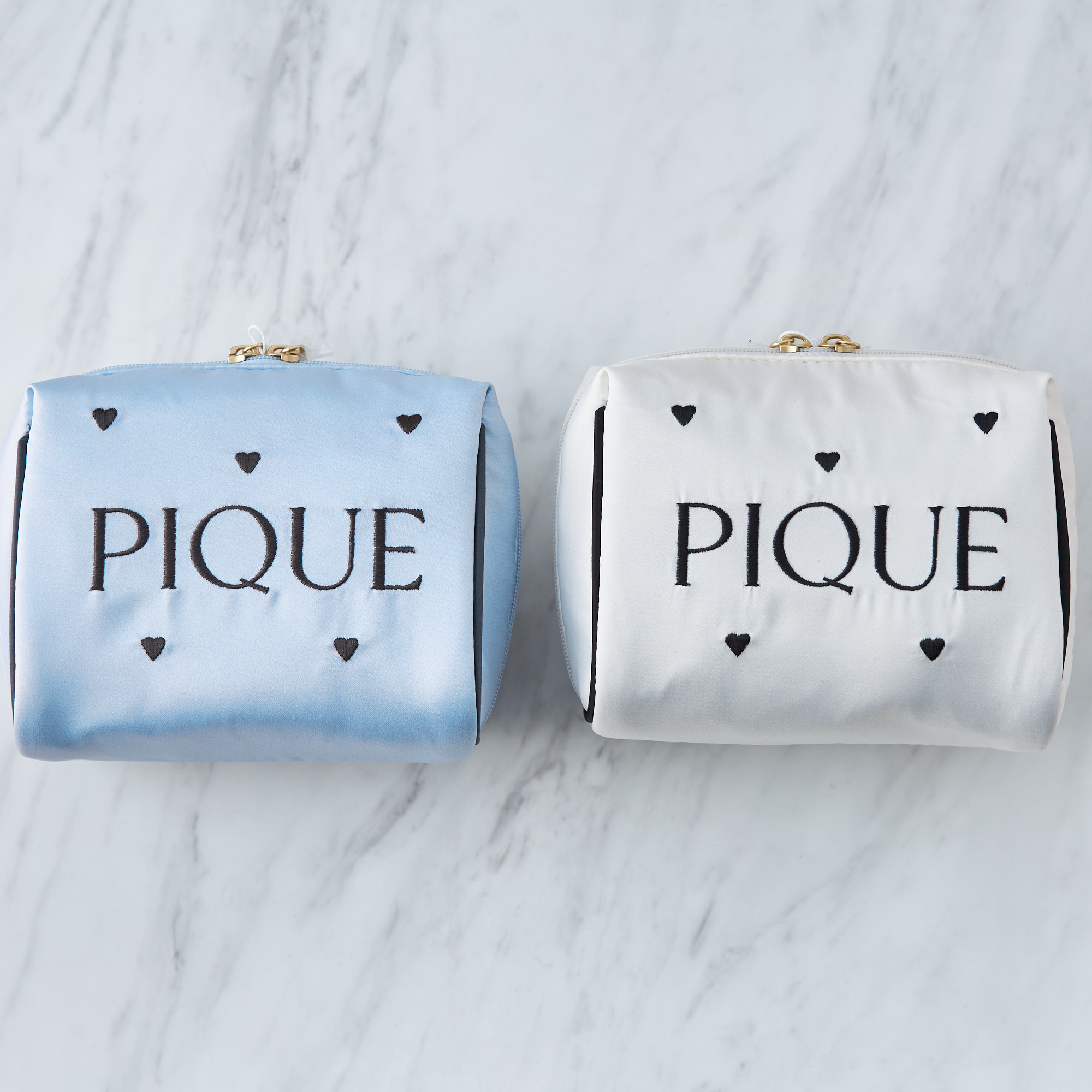 【WOMEN】ハートロゴ　刺繍サテンポーチ＆マグカップ＆ハンドタオルセット