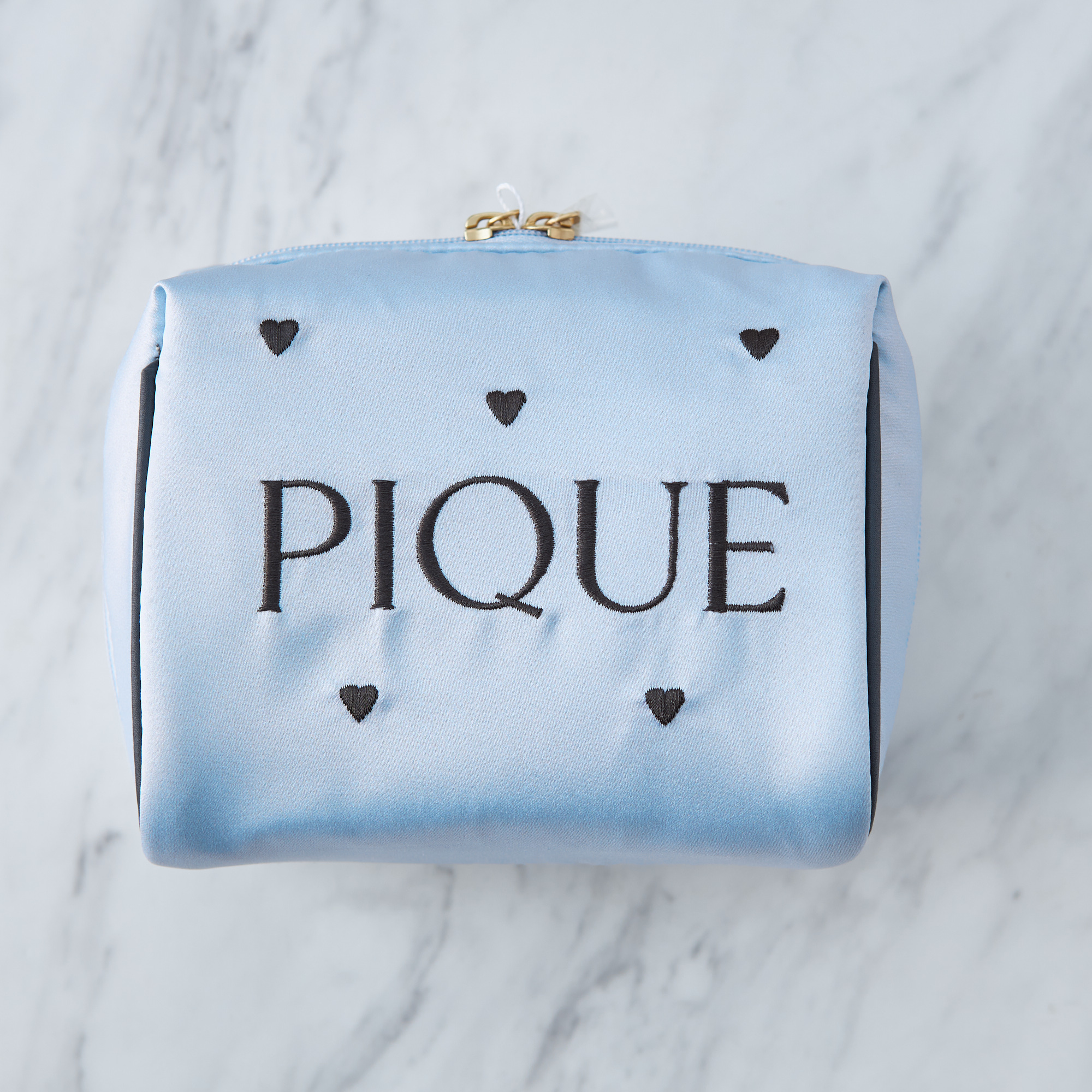 【WOMEN】ハートロゴ　刺繍サテンポーチ＆マグカップ＆ハンドタオルセット