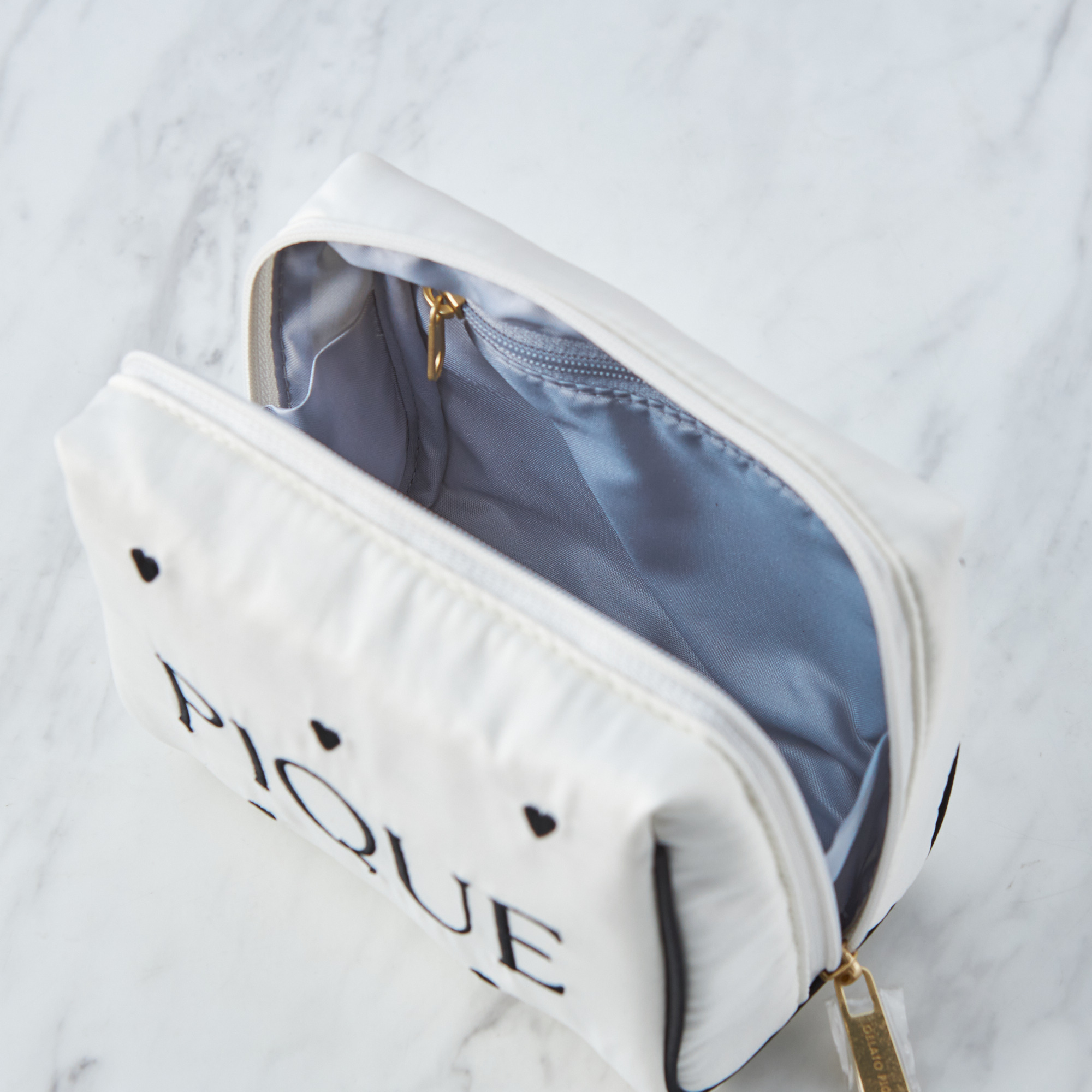 【WOMEN】ハートロゴ　刺繍サテンポーチ＆マグカップ＆ハンドタオルセット